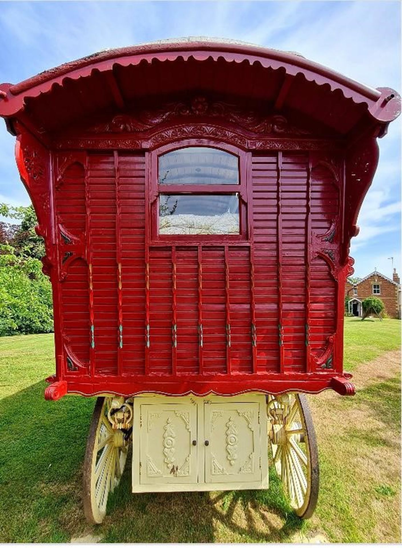 SHOWMAN'S WAGON built by William Wheeler of Guildford in 1914. Painted dark red on a cream - Image 3 of 14