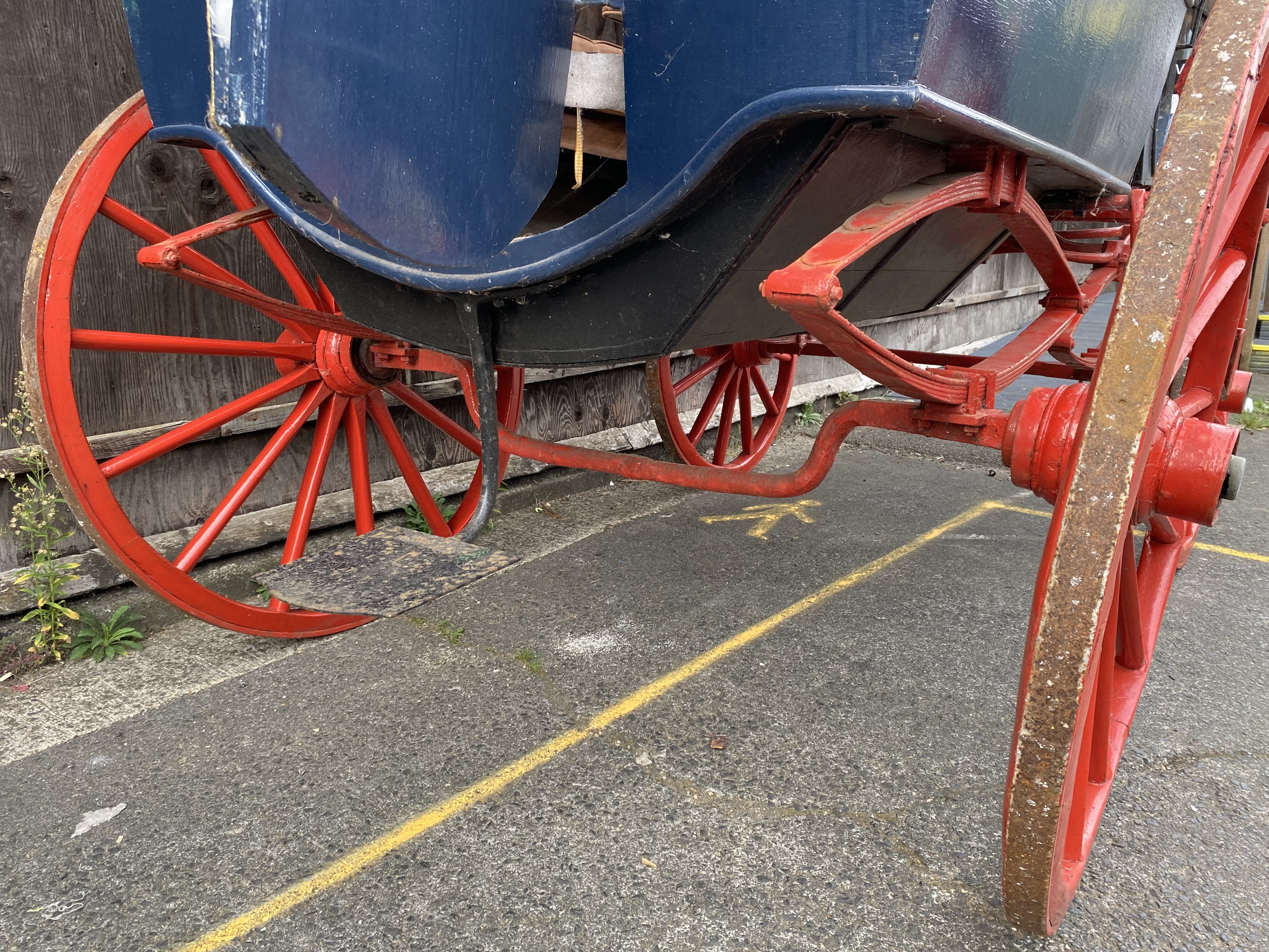 PRIVATE OMNIBUS to suit a single or pair. Painted dark blue on a red undercarriage with 46" and - Image 9 of 10