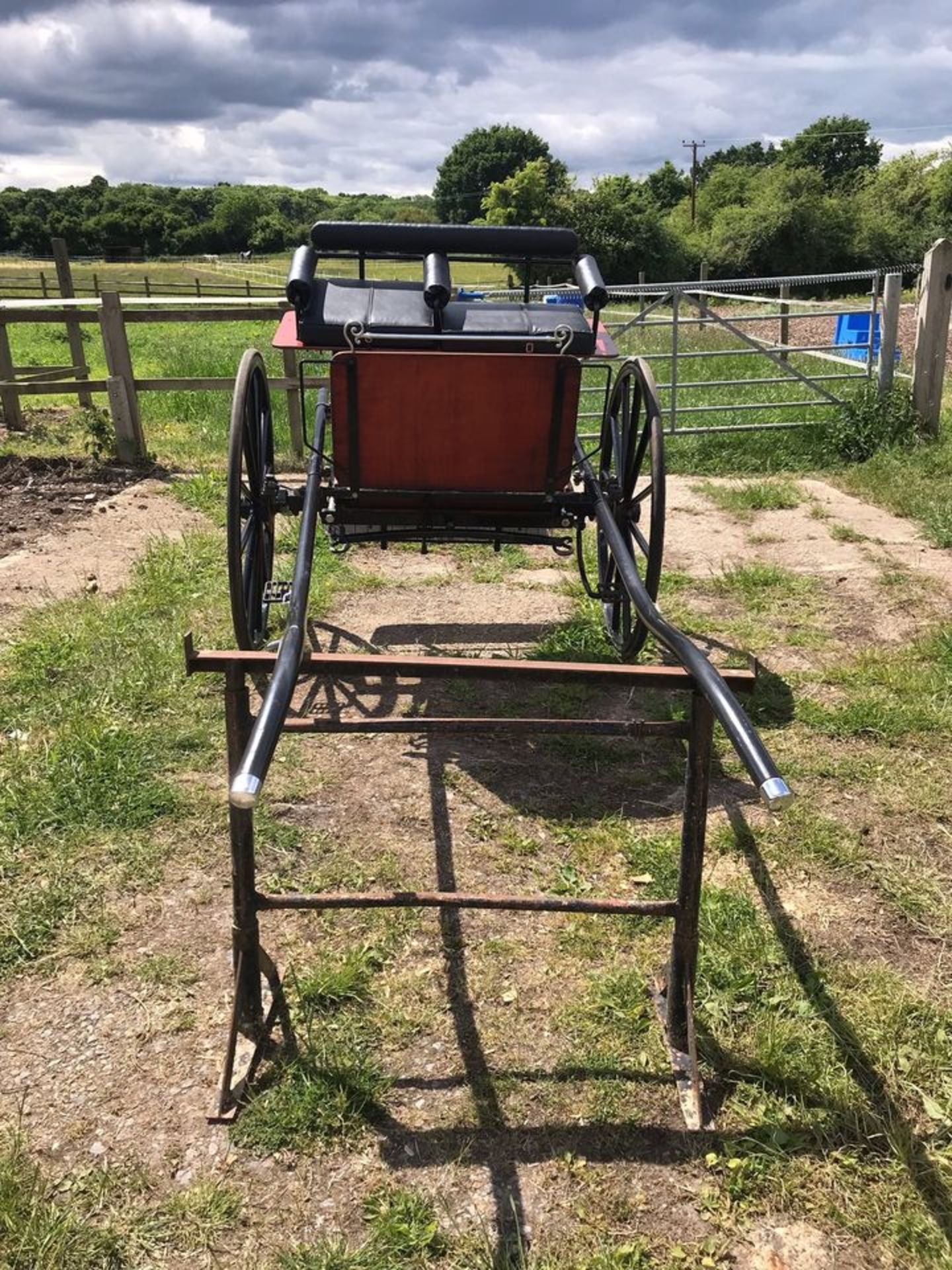 BENNINGTON BACK STEP BUGGY built by Artistic Iron Works of Bennington in 1995 to suit 15hh single. - Image 2 of 5