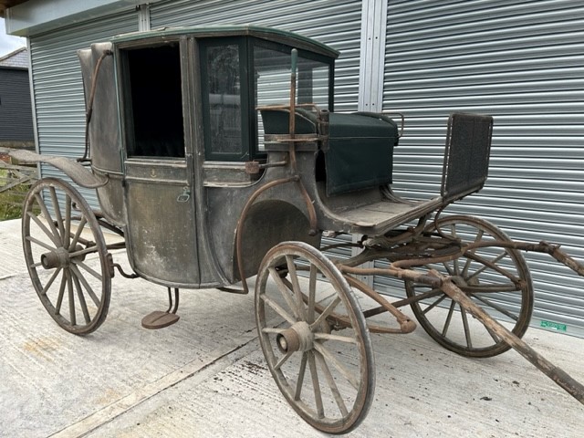 LANDAULET built by Turrill of Longacre, London to suit 15hh single. In original condition painted - Image 7 of 11