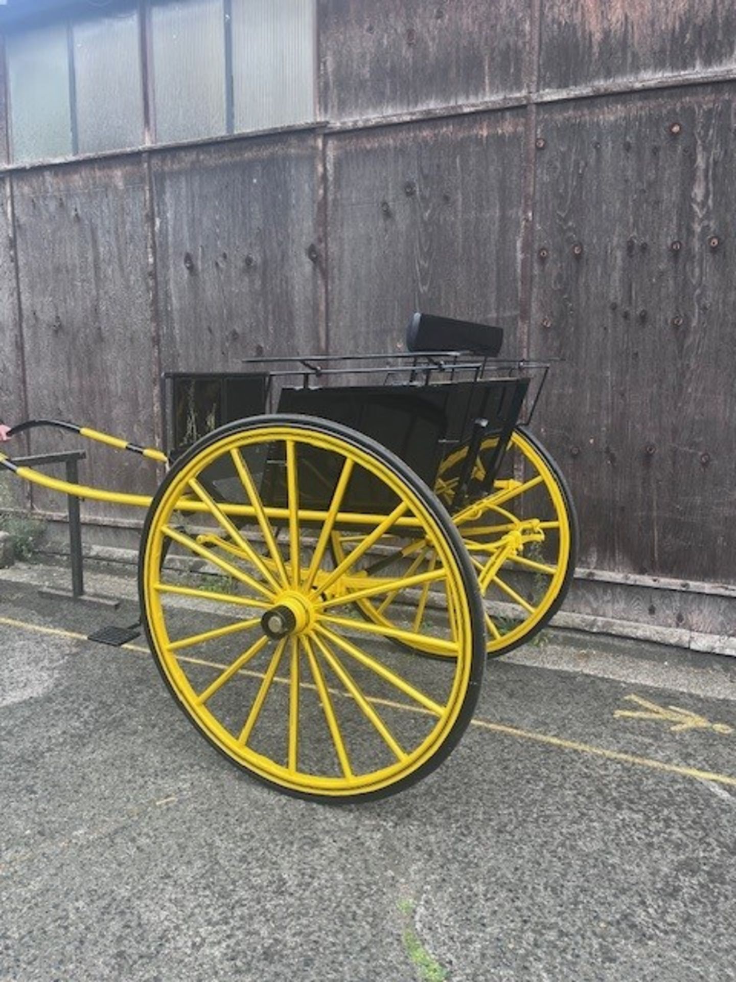 LIVERPOOL GIG built by Lawton of Liverpool and London c1900 to suit 15 to 16hh. Painted black with - Image 6 of 6