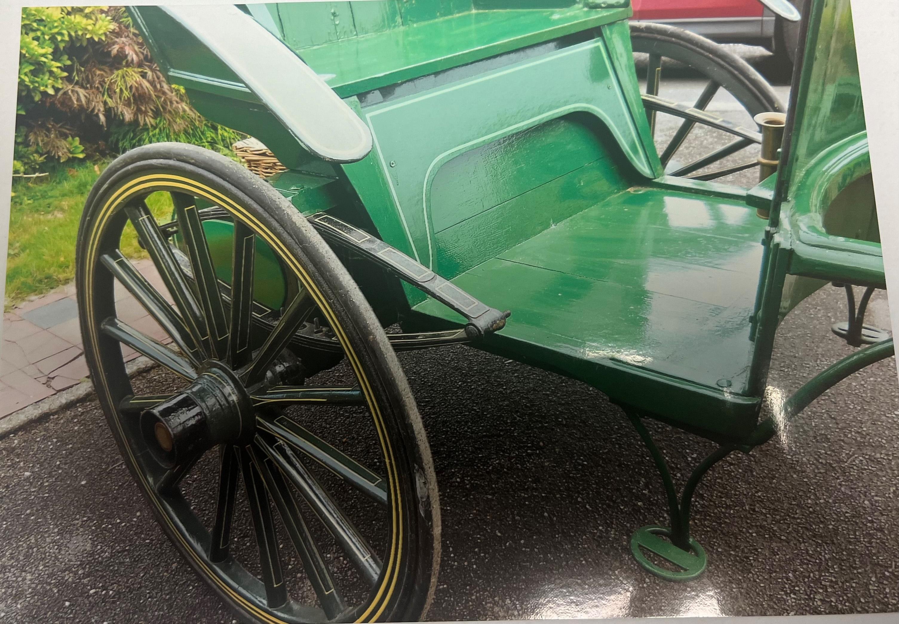 TWO WHEEL DOCTOR'S CART built circa 1880 to suit a pony. Painted green with white lining, on - Image 4 of 4