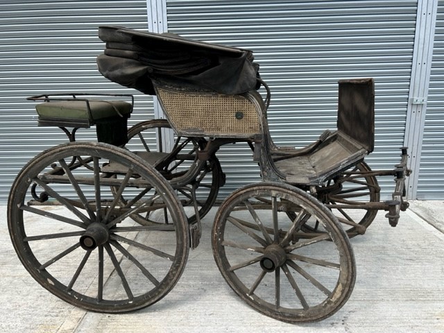 HOODED SPIDER PHAETON built by Thrupp & Maberly of London to suit 15hh single or pair. In original - Image 3 of 8