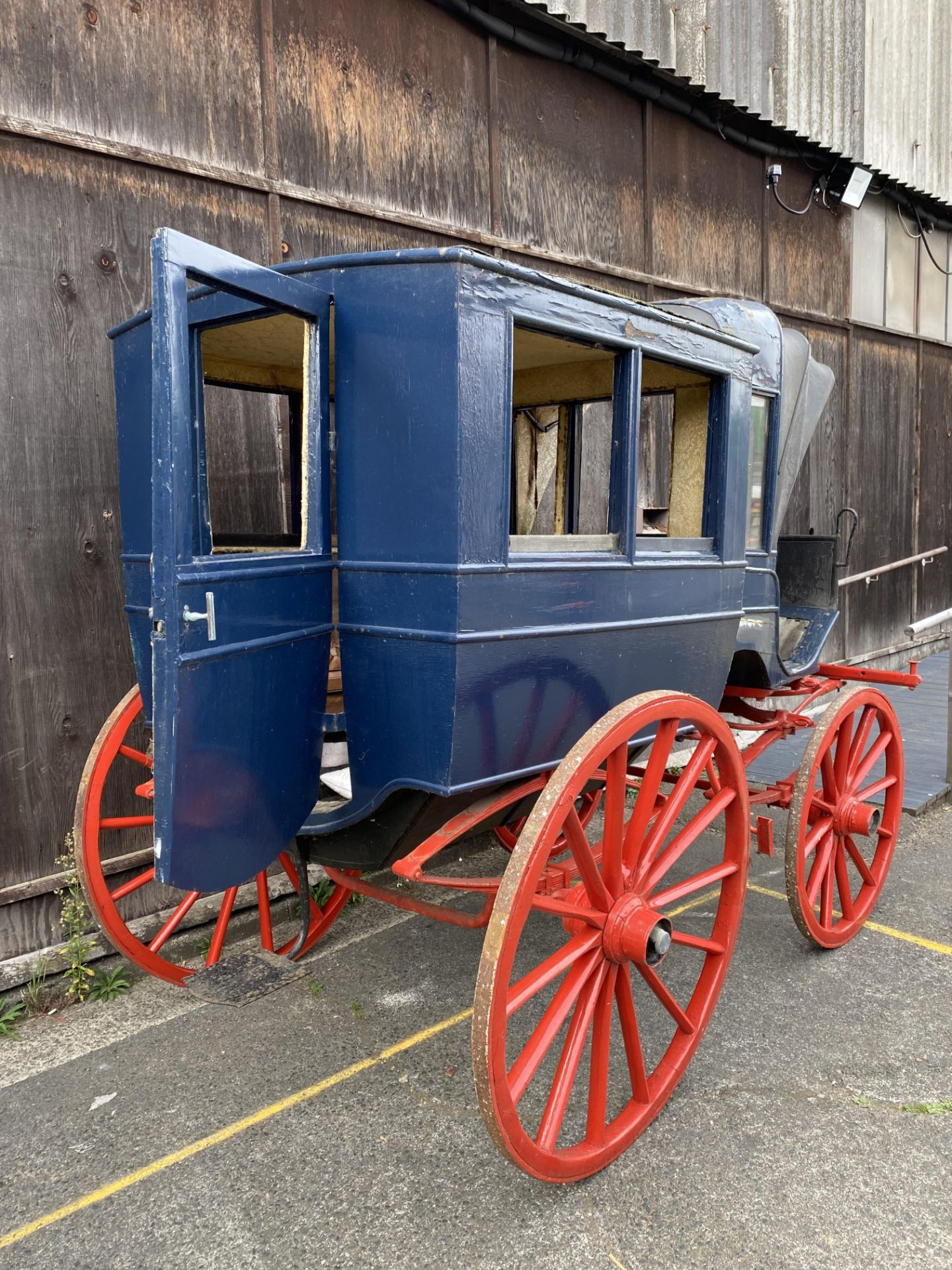PRIVATE OMNIBUS to suit a single or pair. Painted dark blue on a red undercarriage with 46" and - Image 3 of 10