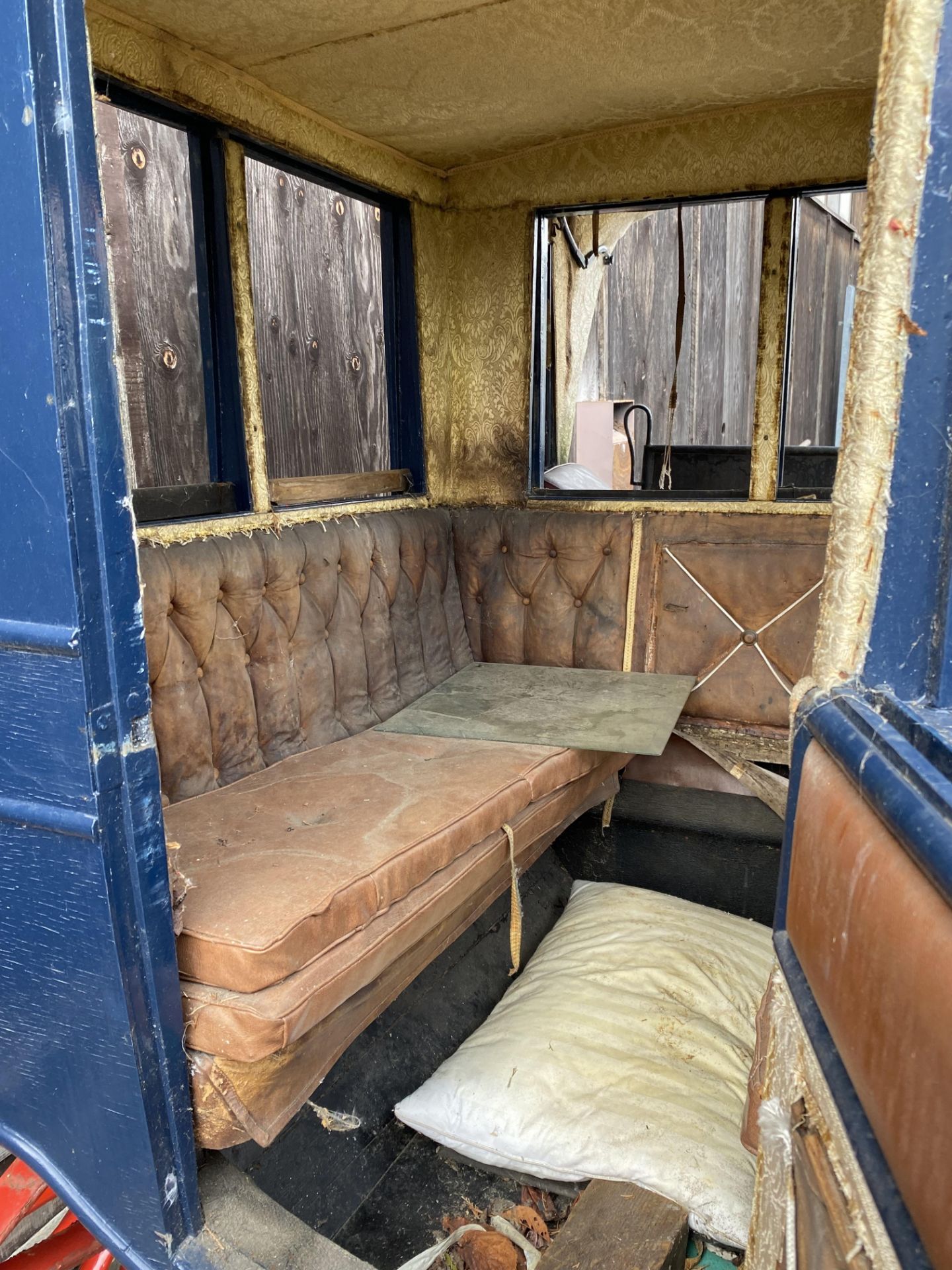 PRIVATE OMNIBUS to suit a single or pair. Painted dark blue on a red undercarriage with 46" and - Image 5 of 10