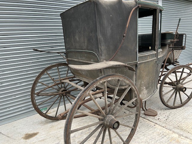 LANDAULET built by Turrill of Longacre, London to suit 15hh single. In original condition painted - Image 8 of 11