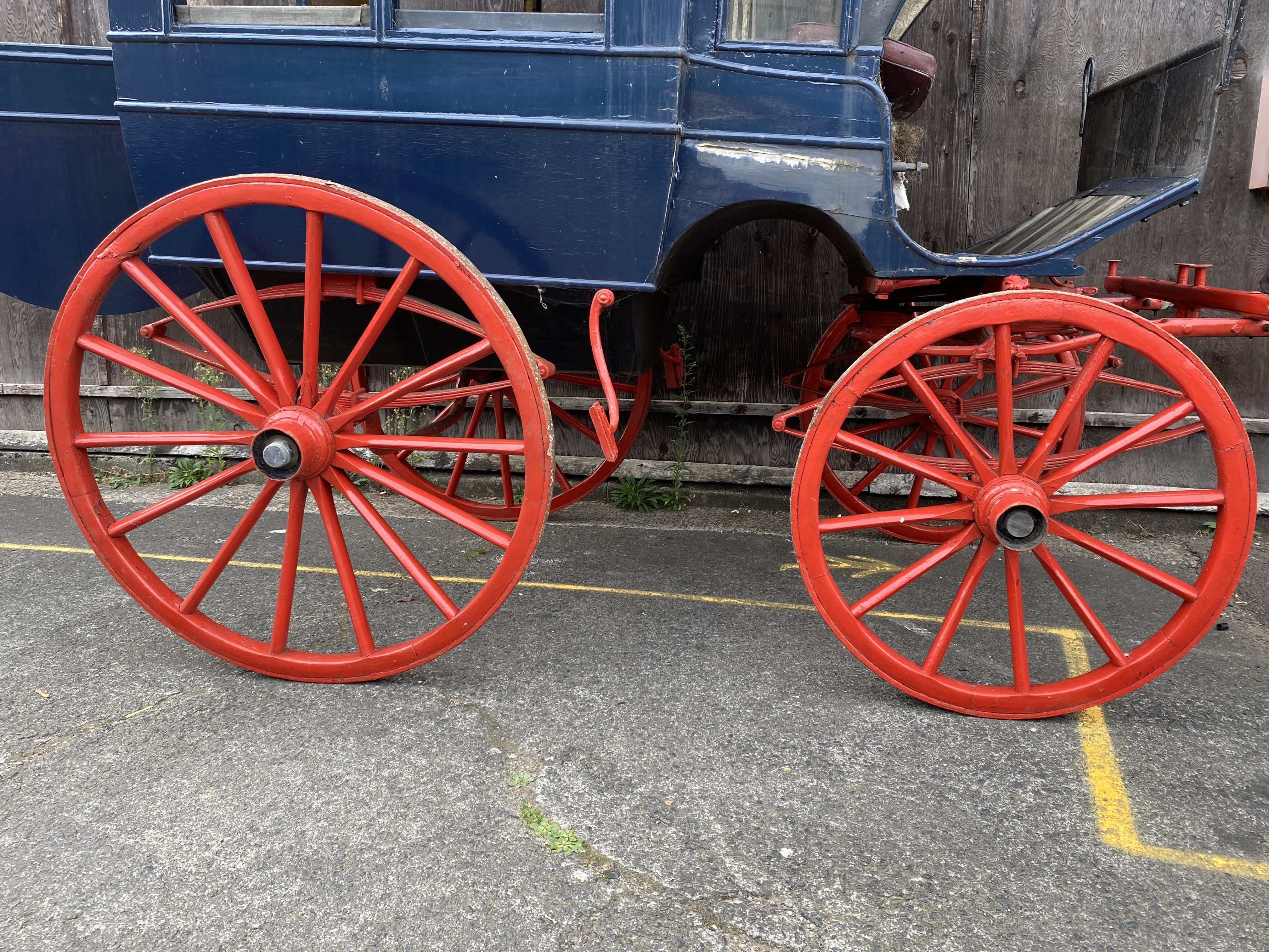 PRIVATE OMNIBUS to suit a single or pair. Painted dark blue on a red undercarriage with 46" and - Image 8 of 10