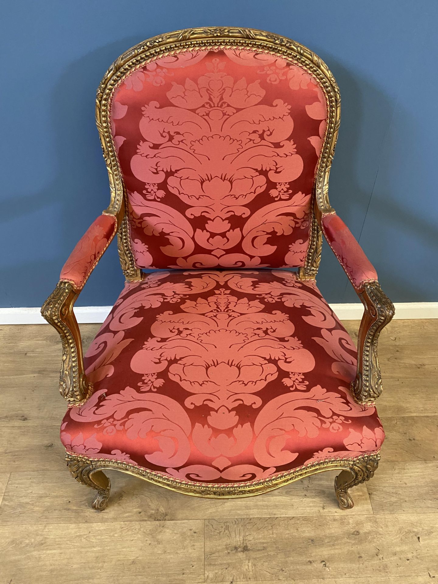 Four Louis XV style carved wood and gilt gesso chairs - Image 2 of 4