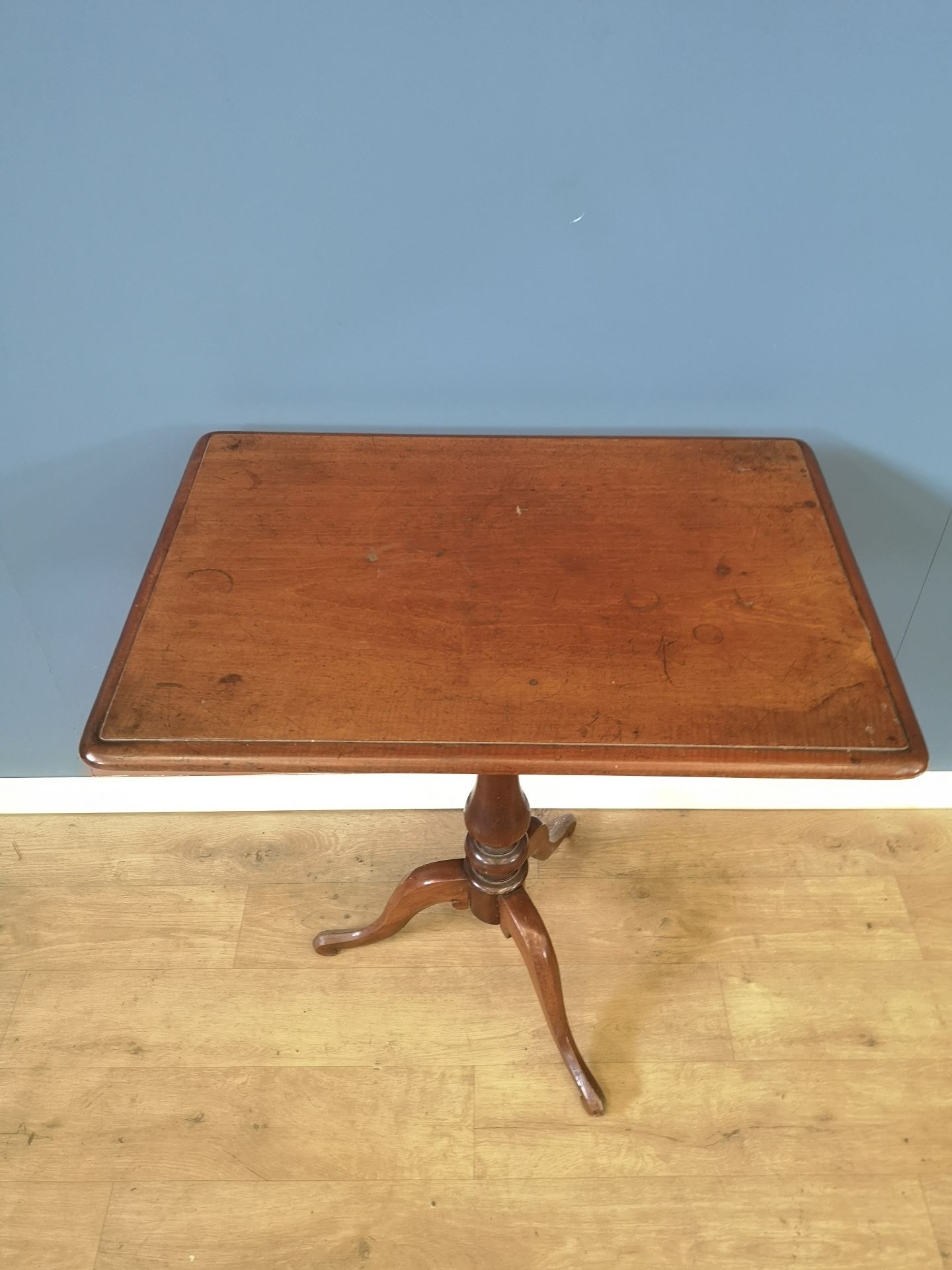 Victorian mahogany side table - Image 2 of 4