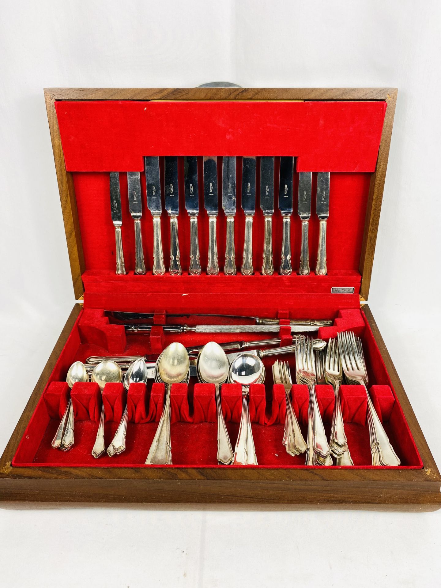 Six place canteen of cutlery