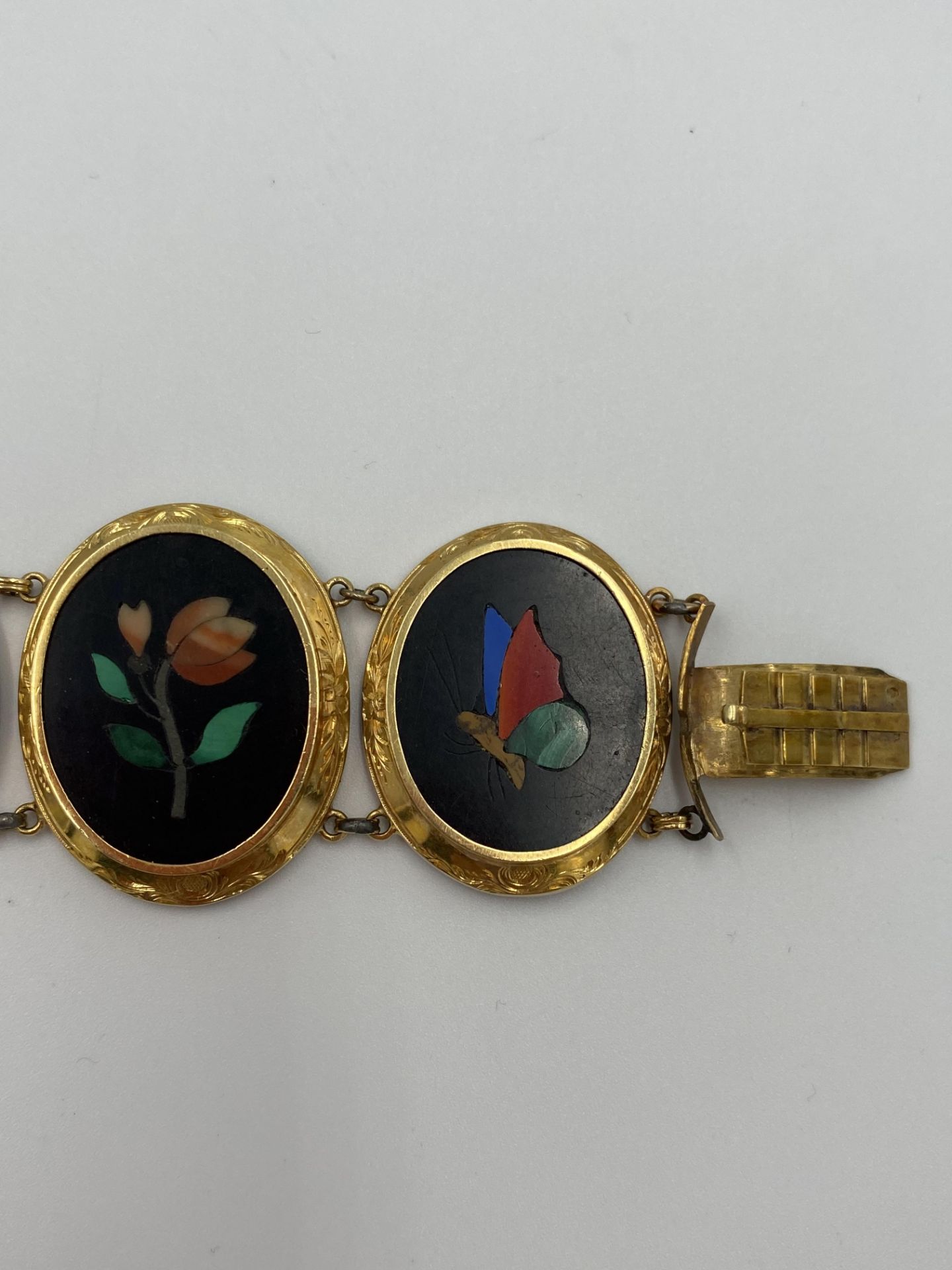 19th century pietra dura gold bracelet - Image 8 of 9