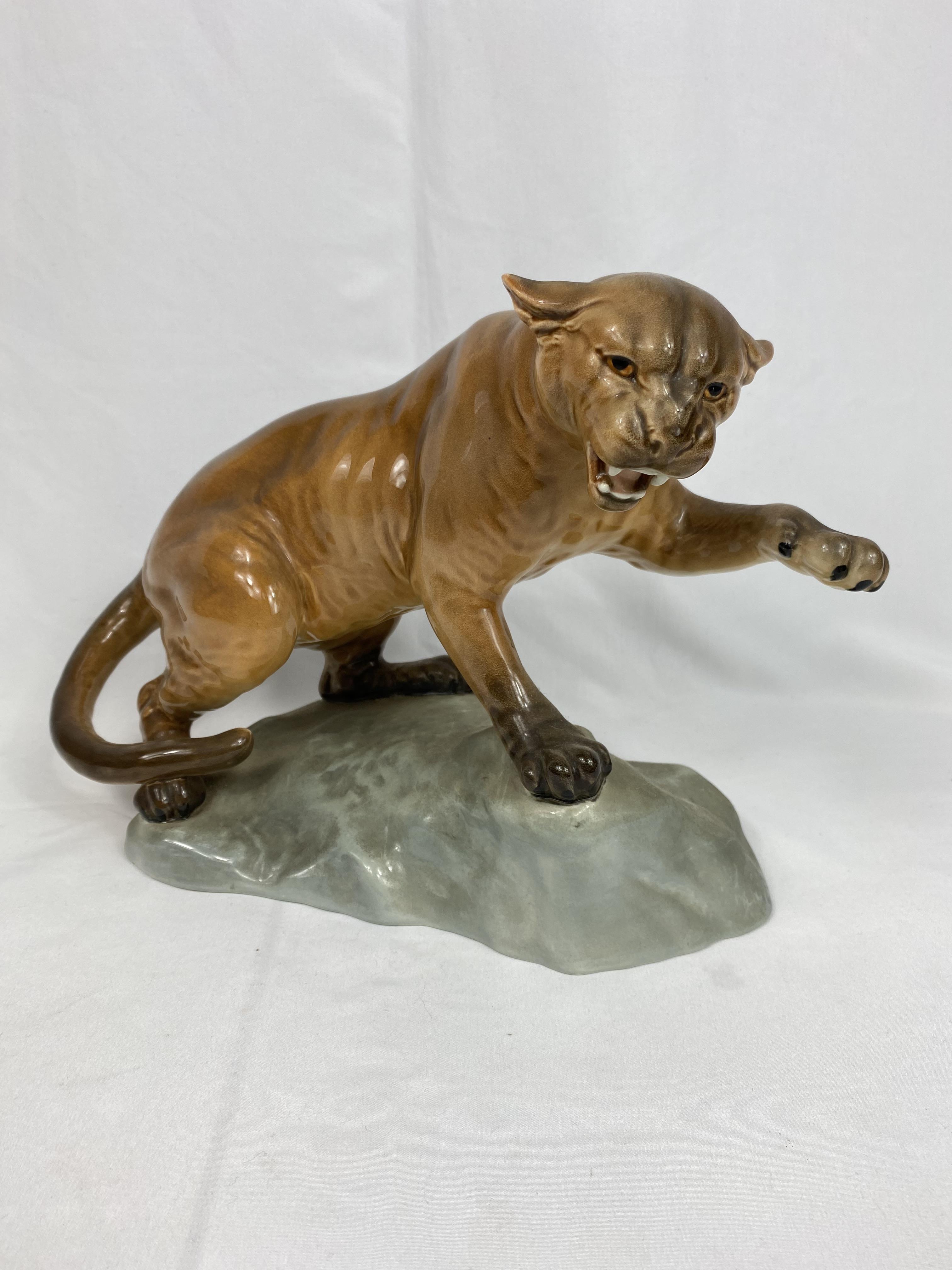 Beswick lion, model 1702