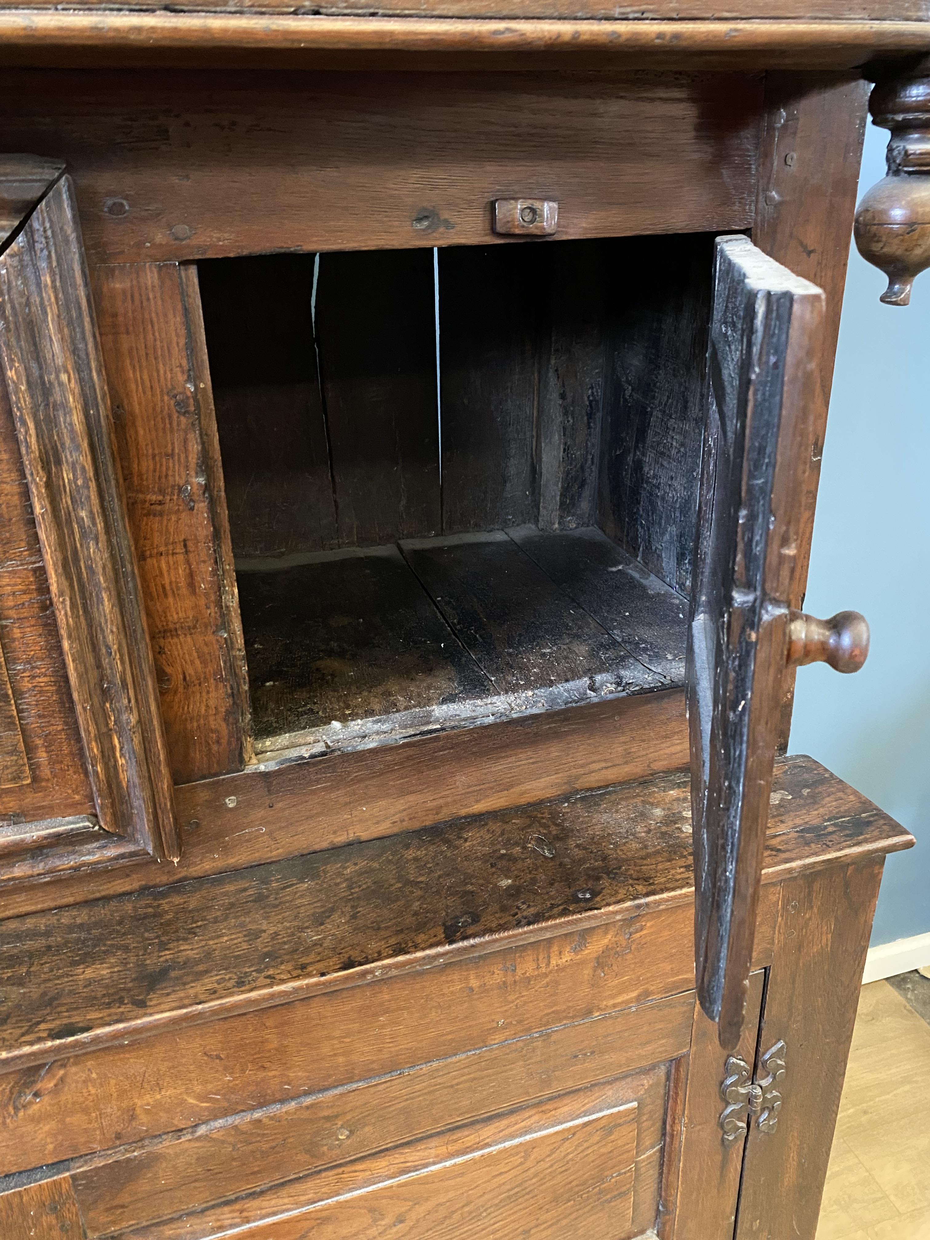 18th century oak court cupboard - Image 6 of 7