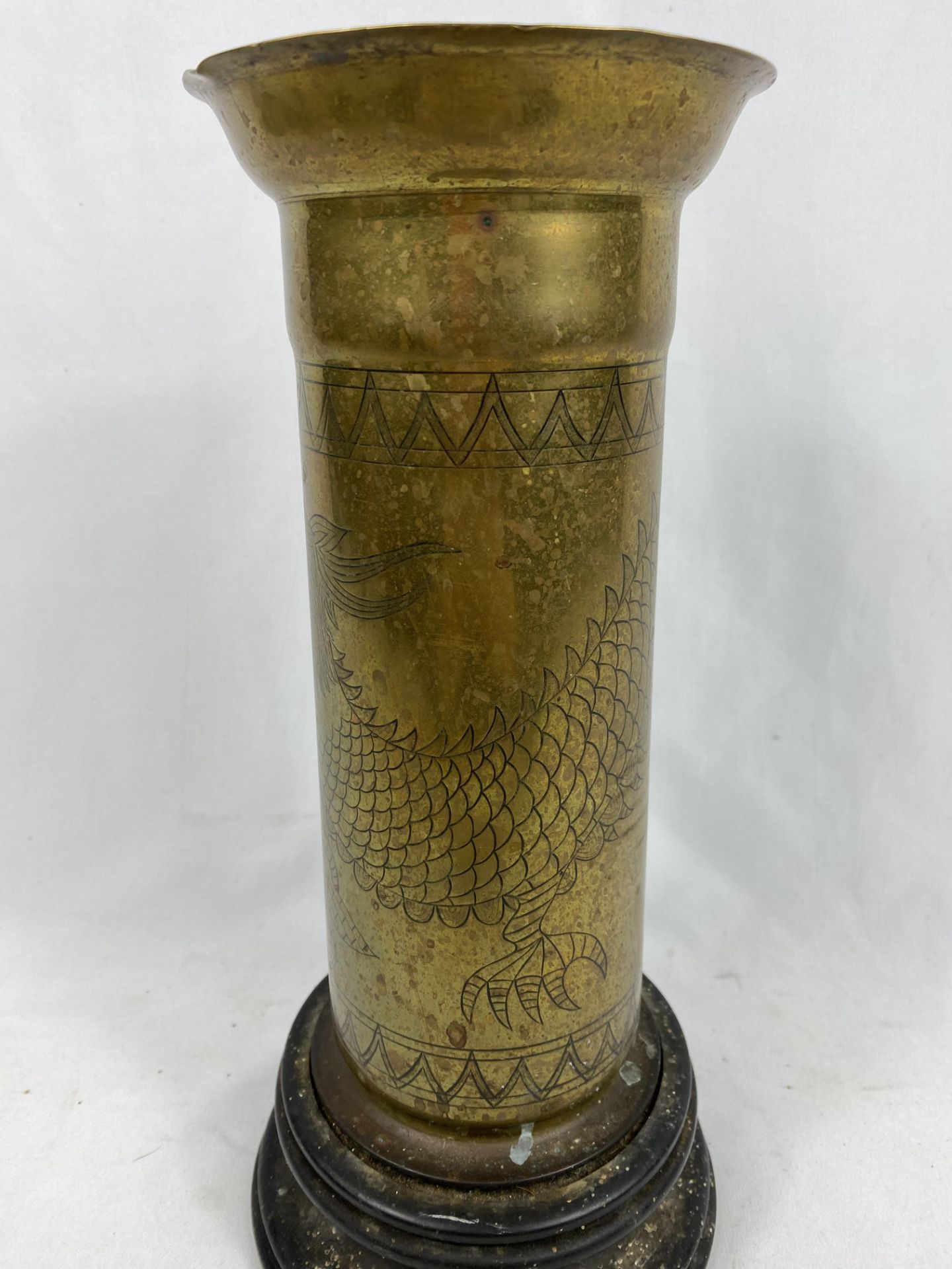 Brass vase mounted on a wood base - Image 2 of 4