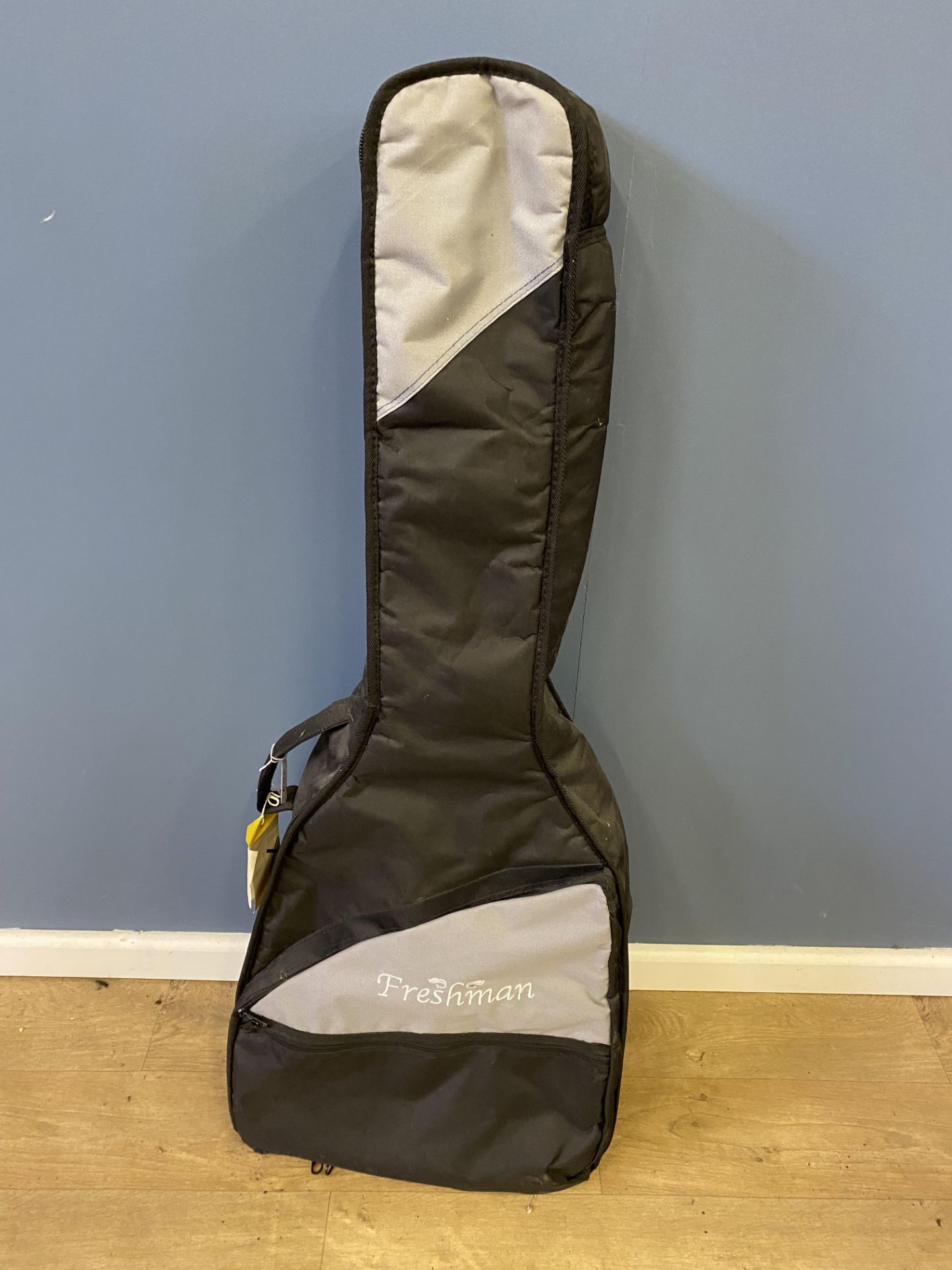 Guitarras Calabert Spanish classical guitar in soft case - Image 5 of 5