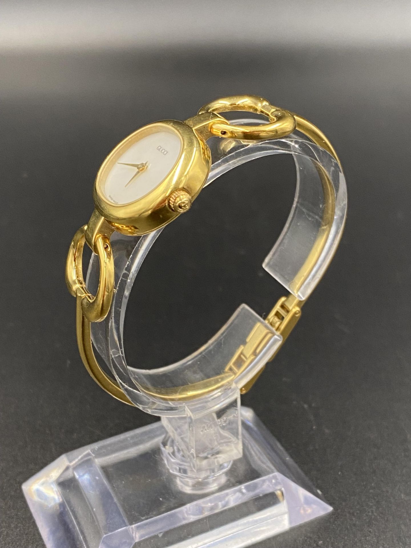 18ct gold ladies Gucci watch - Image 4 of 6