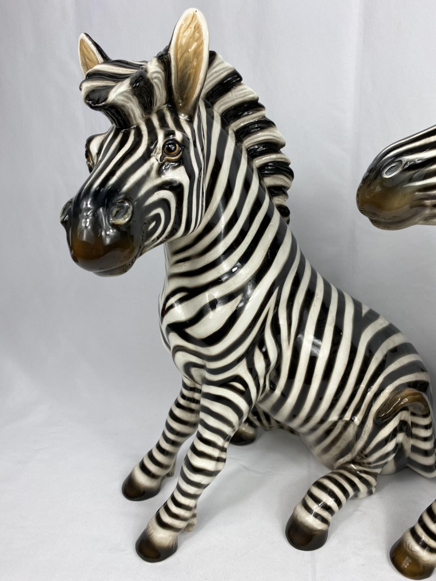 A pair of Italian ceramic zebras - Image 2 of 6