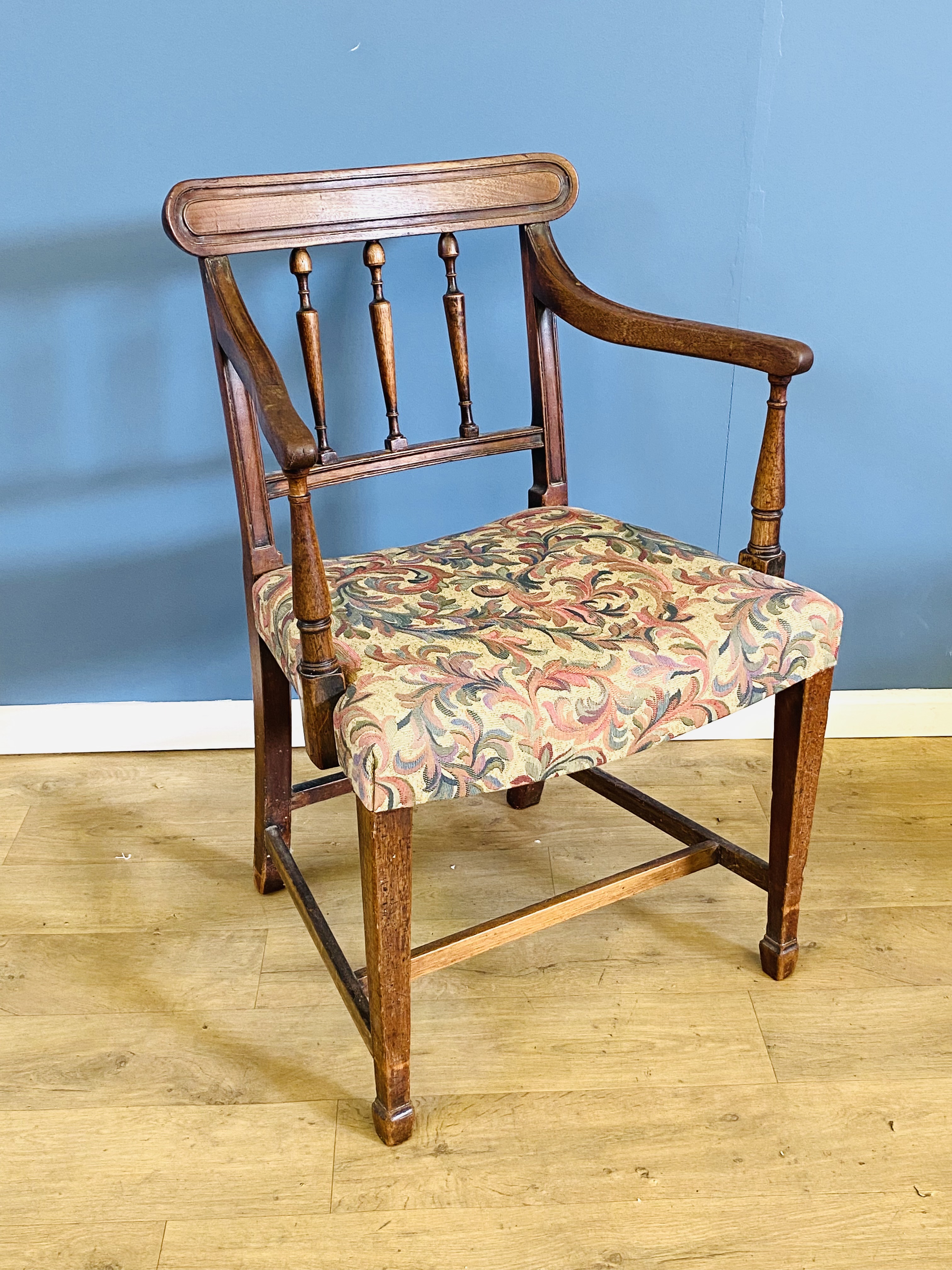 Mahogany spindle back armchair - Image 2 of 4