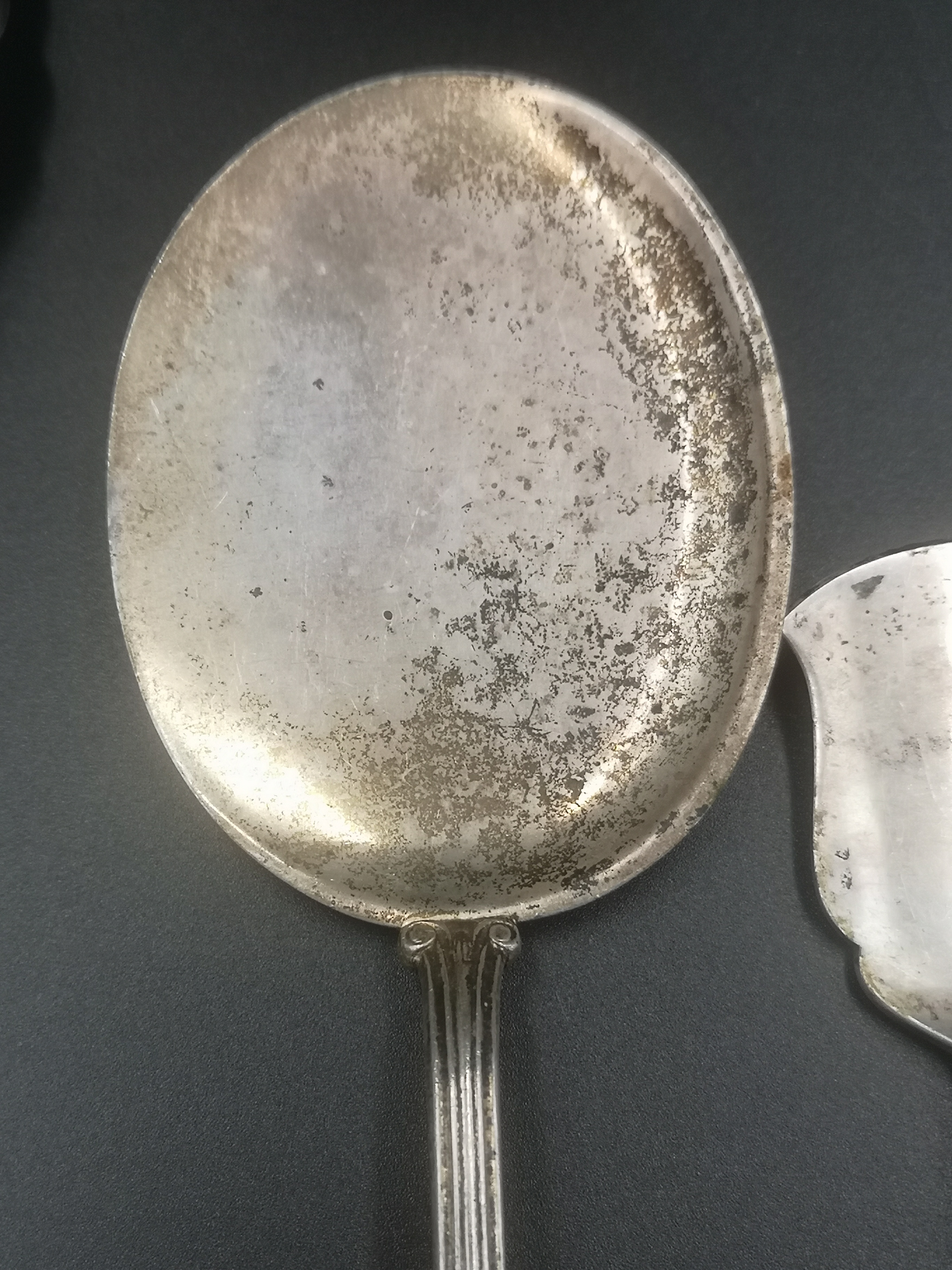 Two 800 standard silver serving spoons and one other - Image 4 of 6