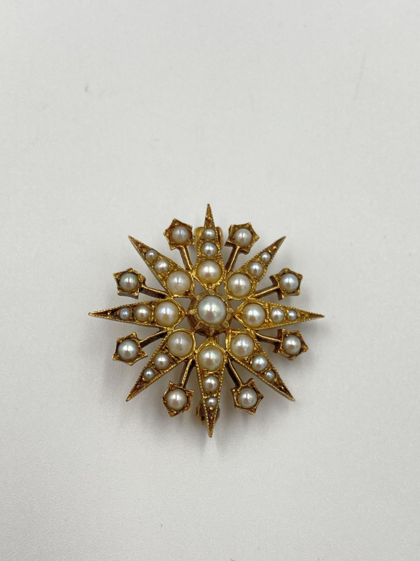 9ct gold and seed pearl brooch - Image 4 of 4