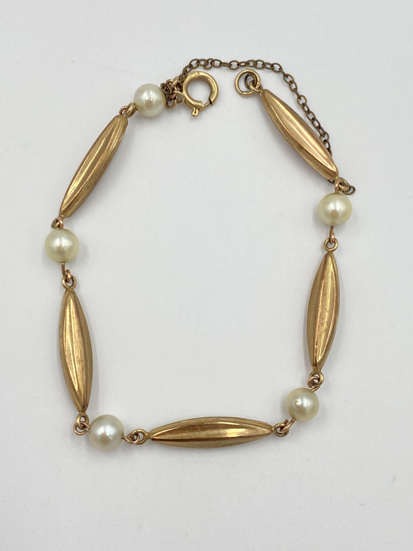 9ct gold and pearl bracelet - Image 3 of 4