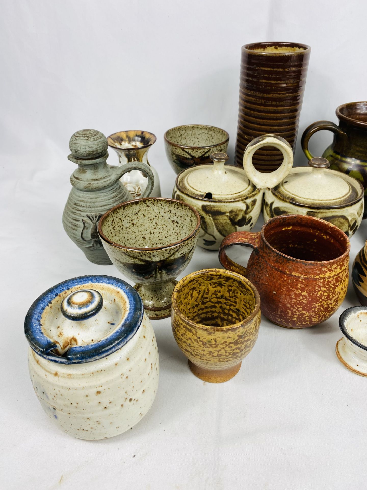 Collection of studio pottery - Image 3 of 4