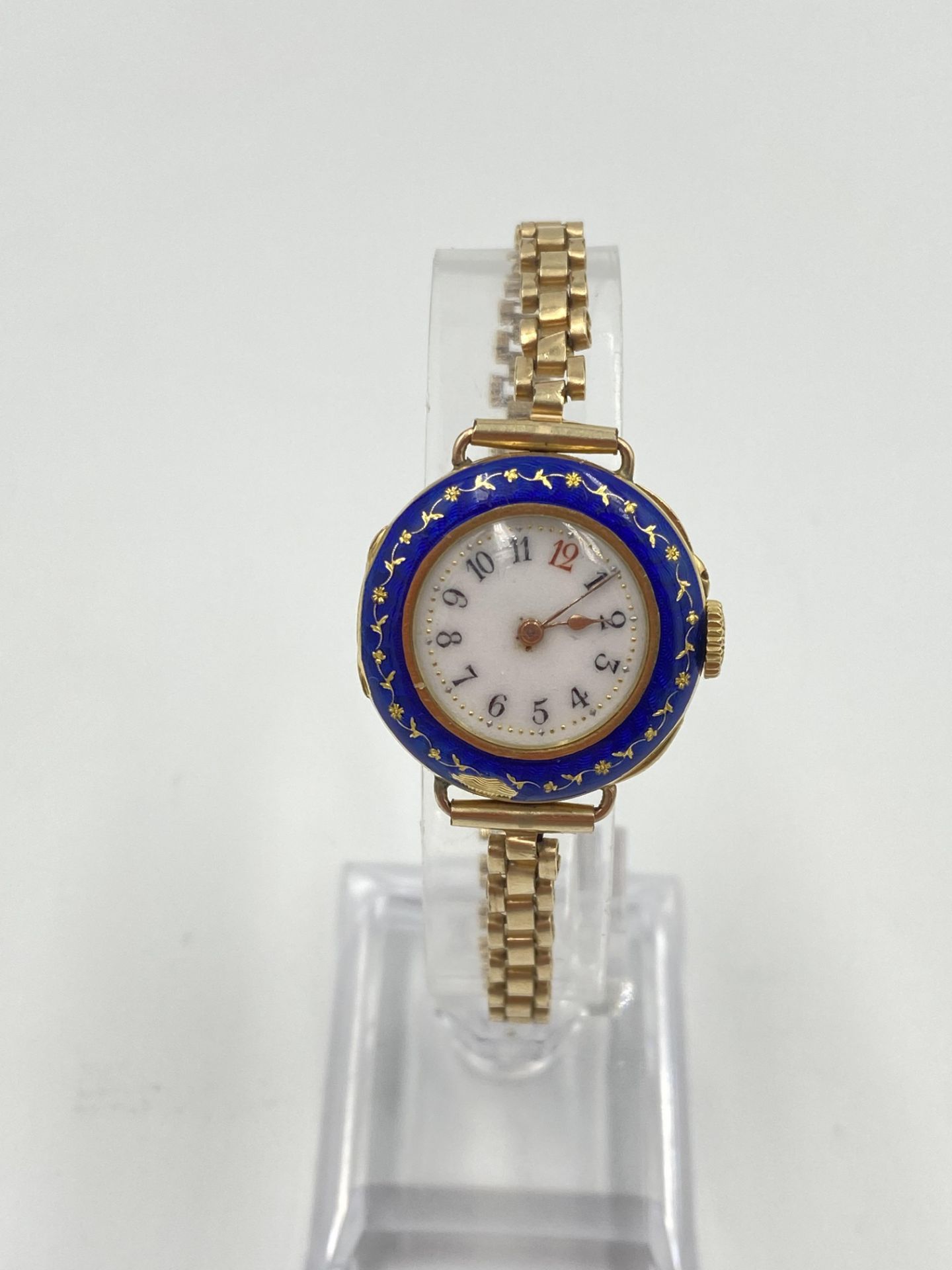 Ladies cocktail watch in 18ct gold case