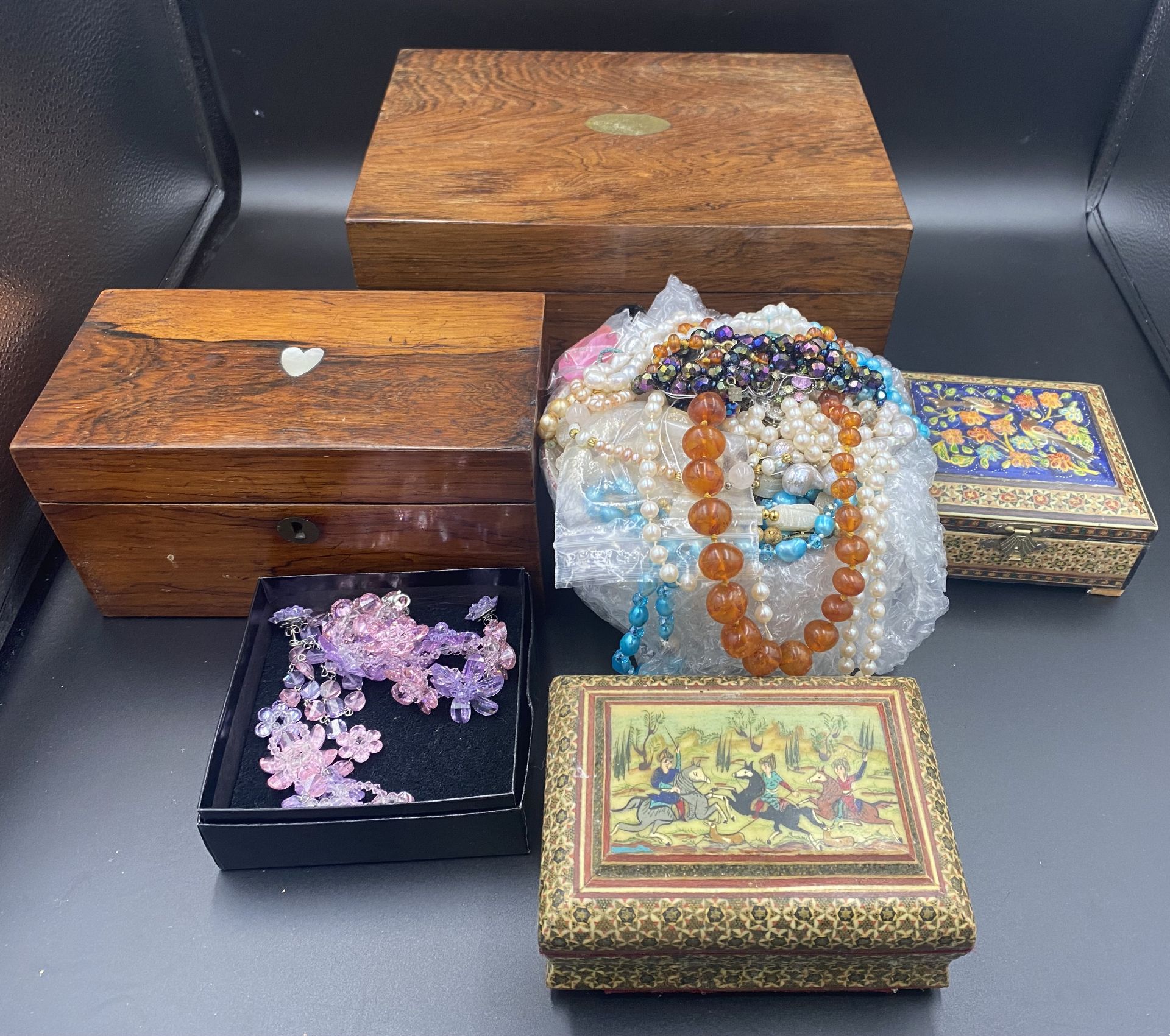 Quantity of jewellery boxes