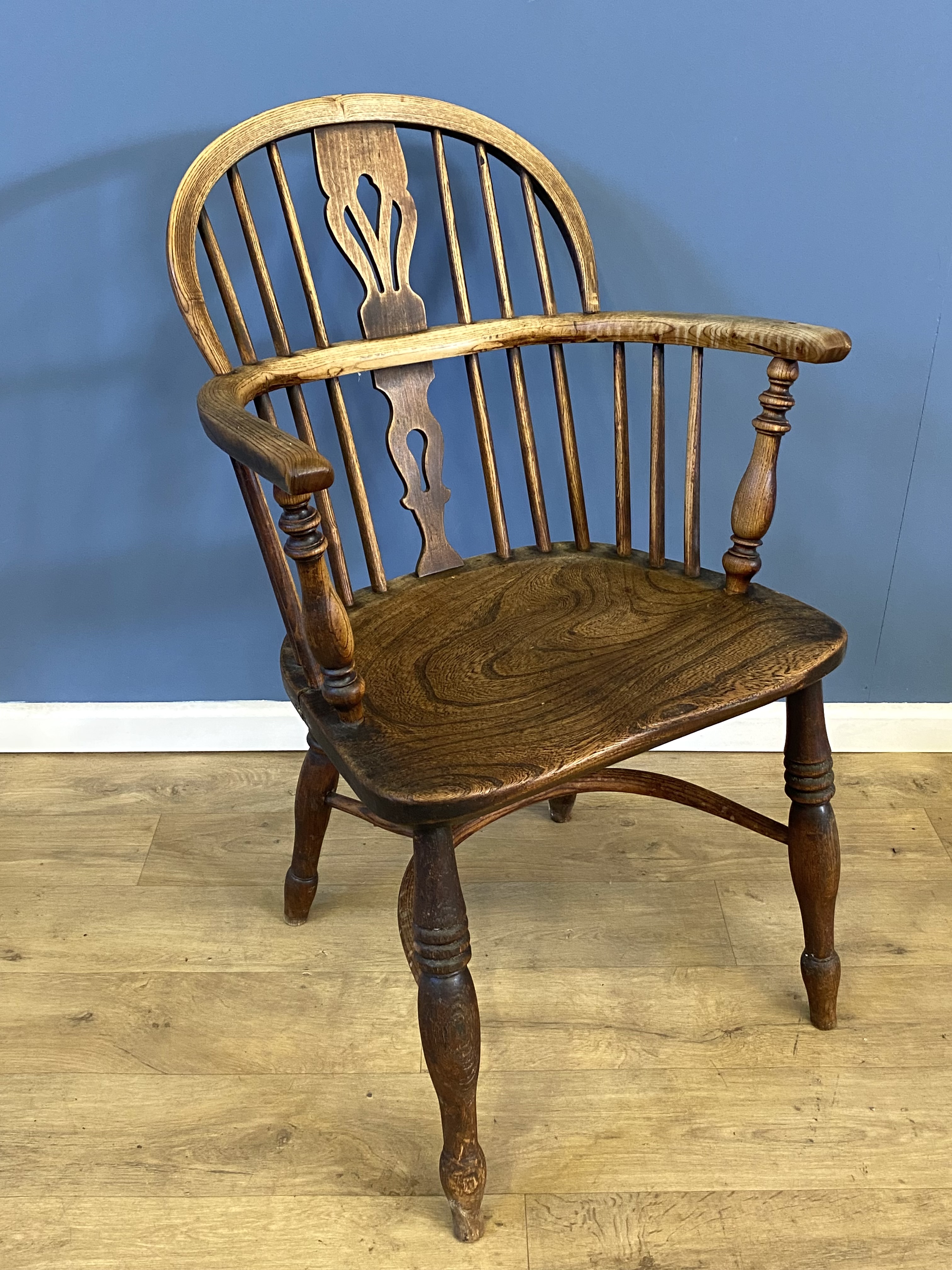 Elm Windsor armchair - Image 4 of 4