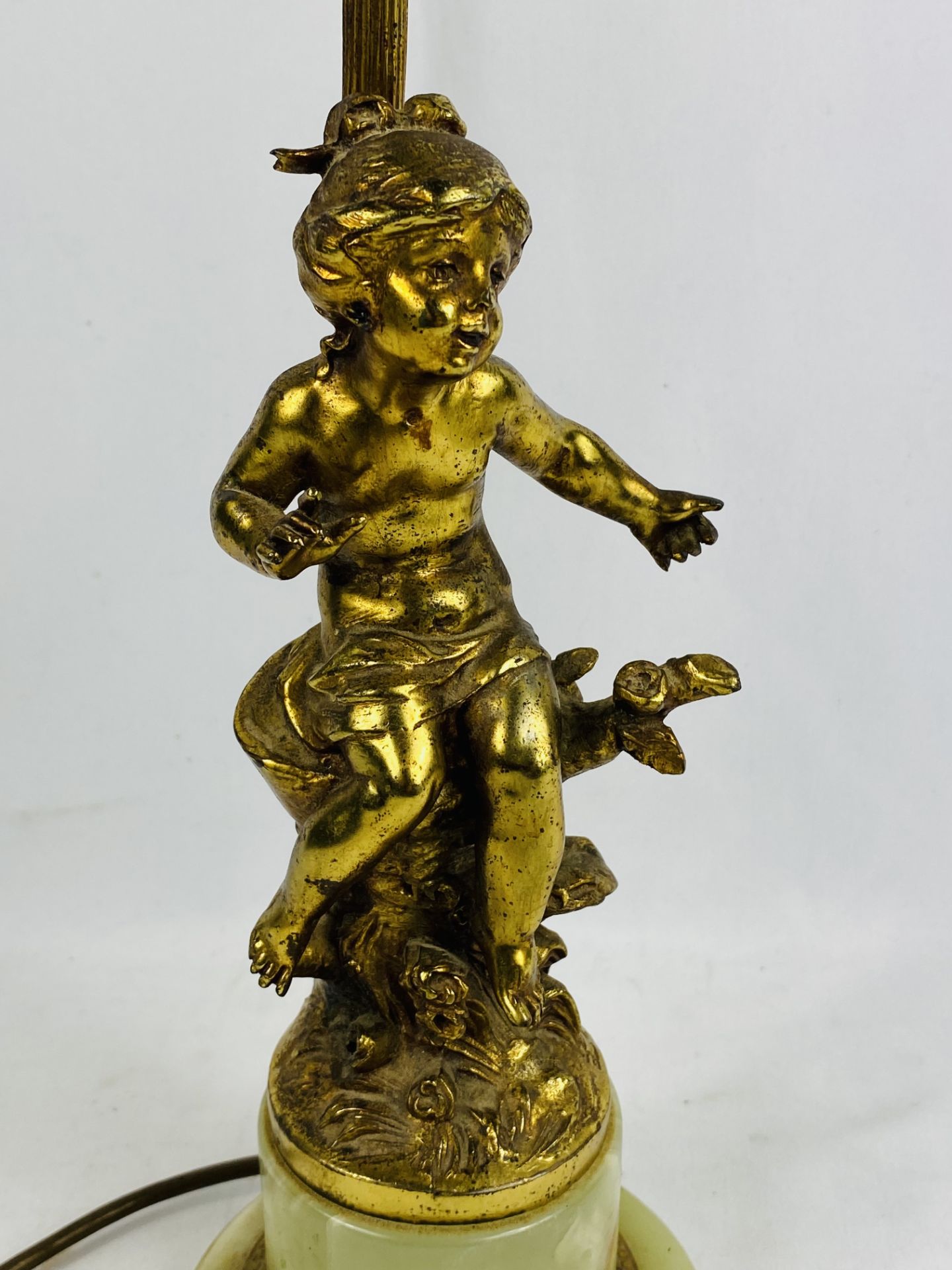 Gilt brass table lamp on onyx base - Image 2 of 4