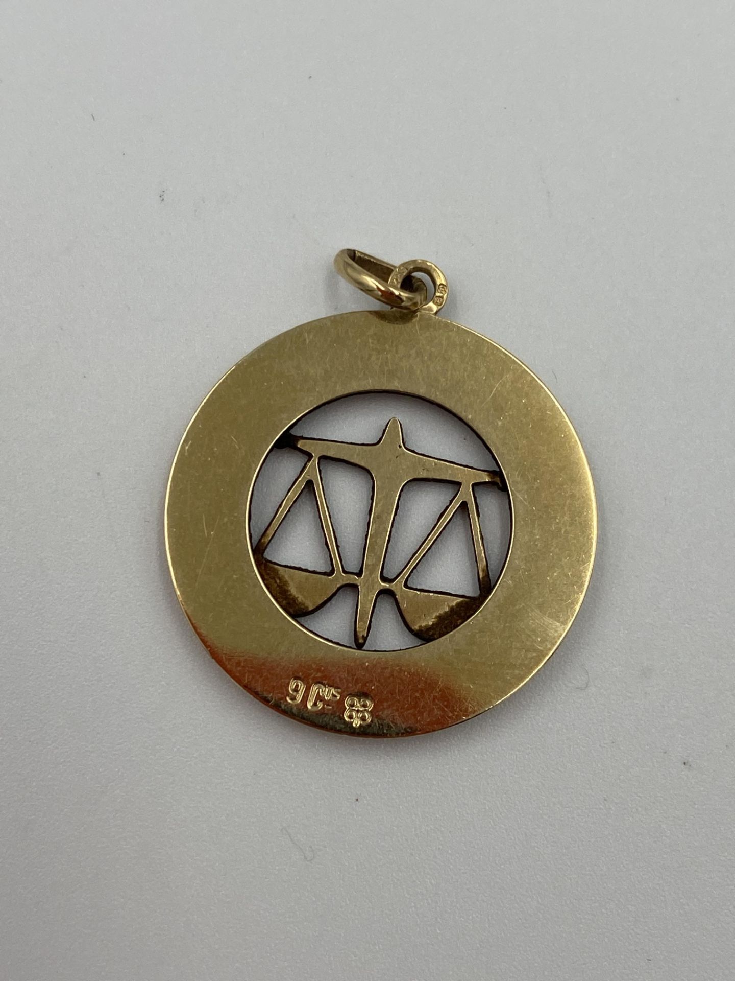 9ct gold pendant