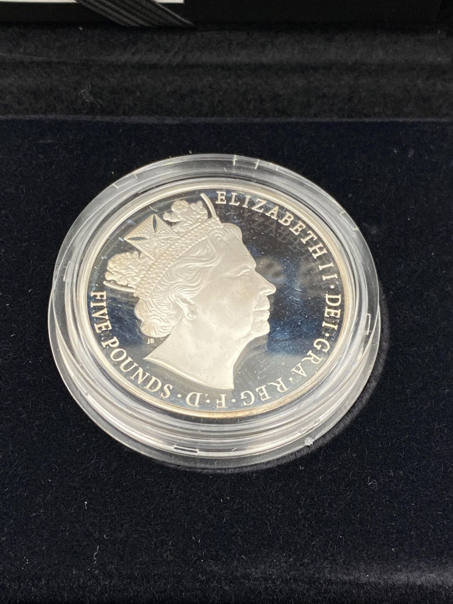 Royal Mint Longest Reigning Monarch 2015 silver £5 coin - Image 3 of 4