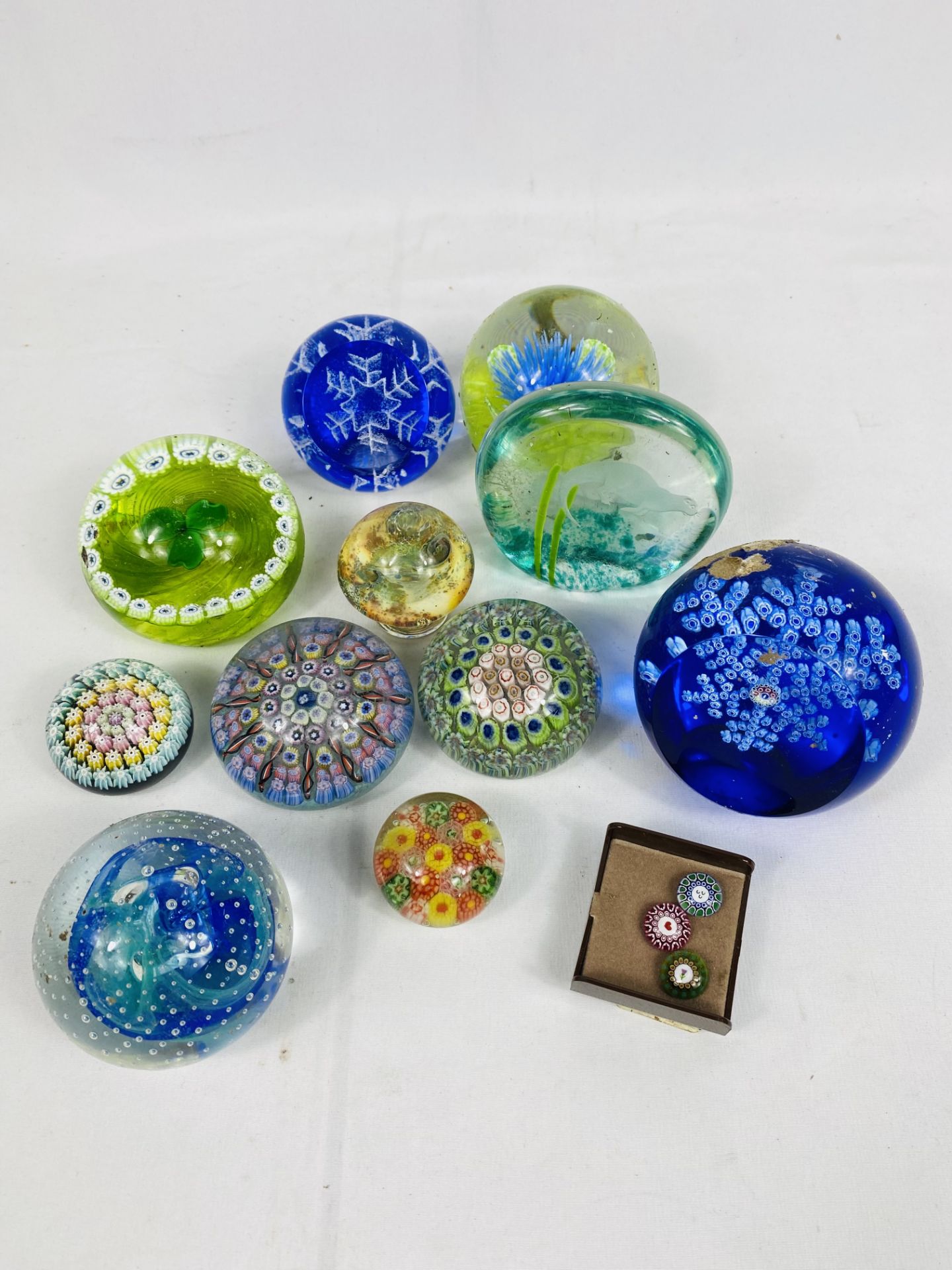 Collection of ten glass paperweights - Image 2 of 5