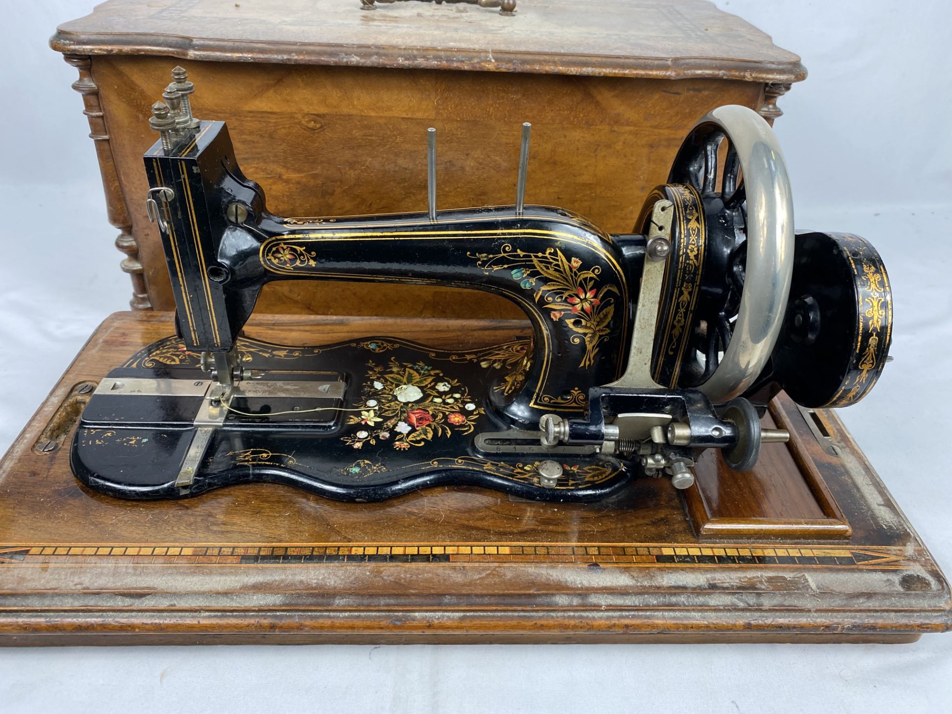 Singer sewing machine in case - Image 2 of 3