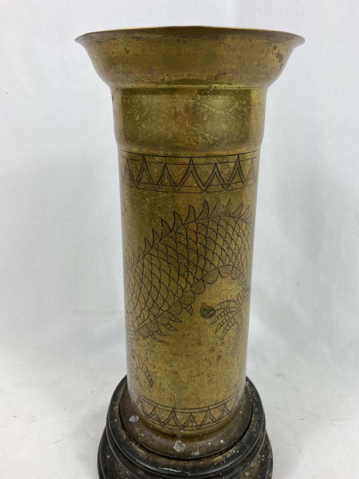 Brass vase mounted on a wood base - Image 3 of 4