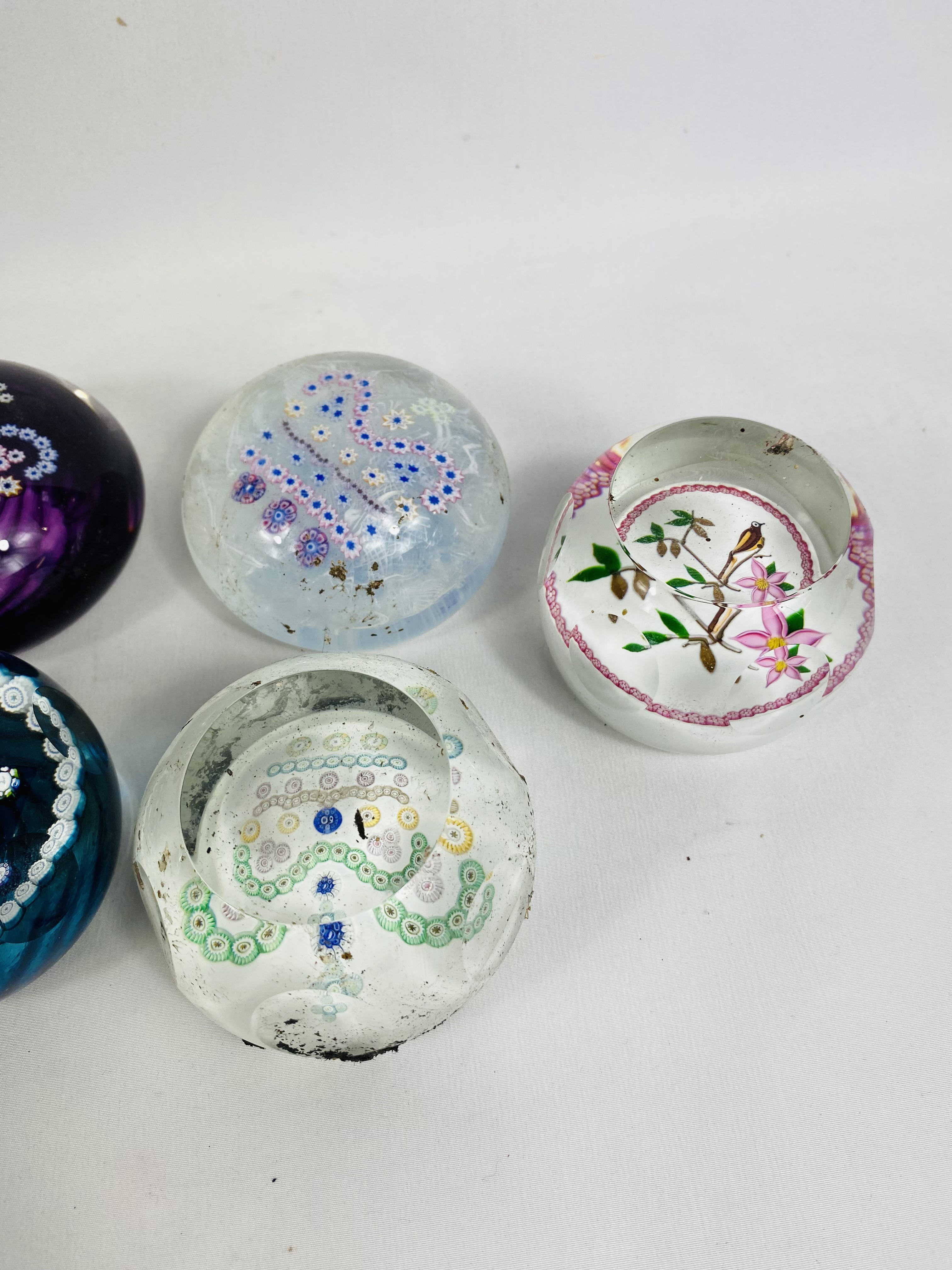 Five Caithness glass paperweights - Image 4 of 4