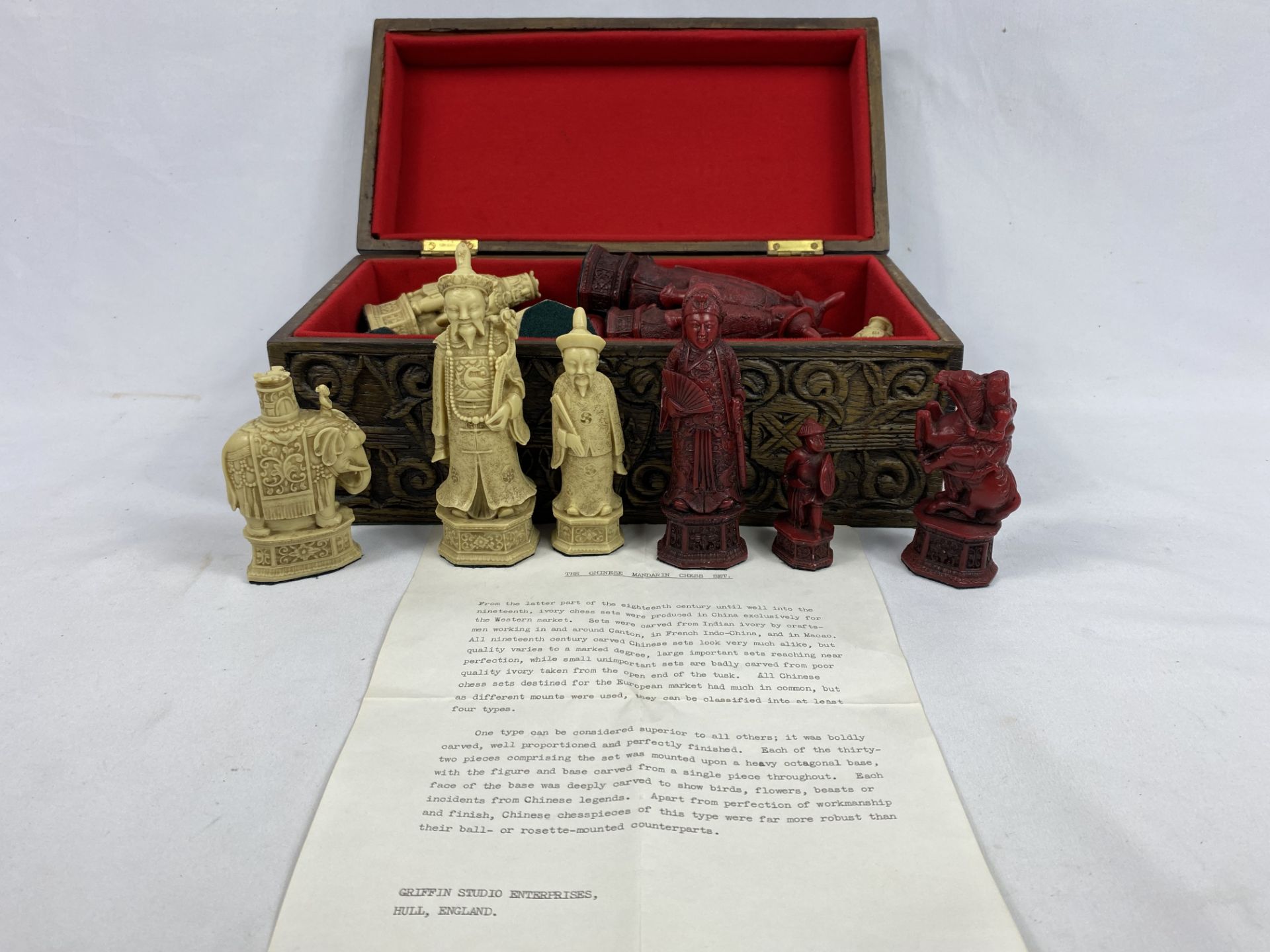 Mandarin style chess set