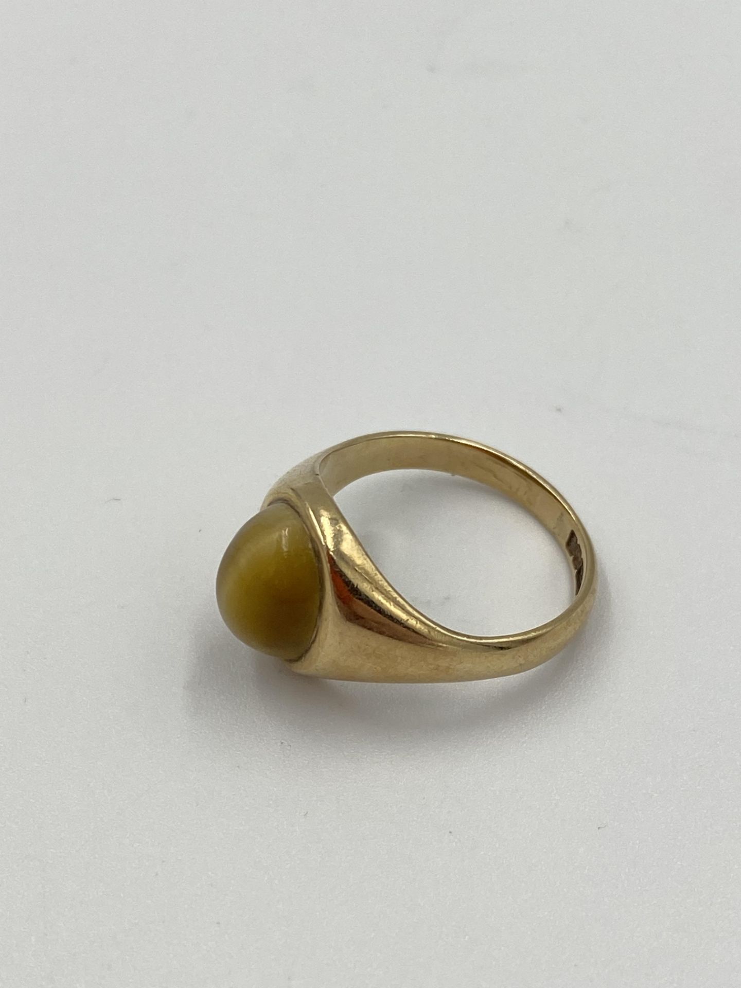 9ct gold and agate ring - Image 2 of 4
