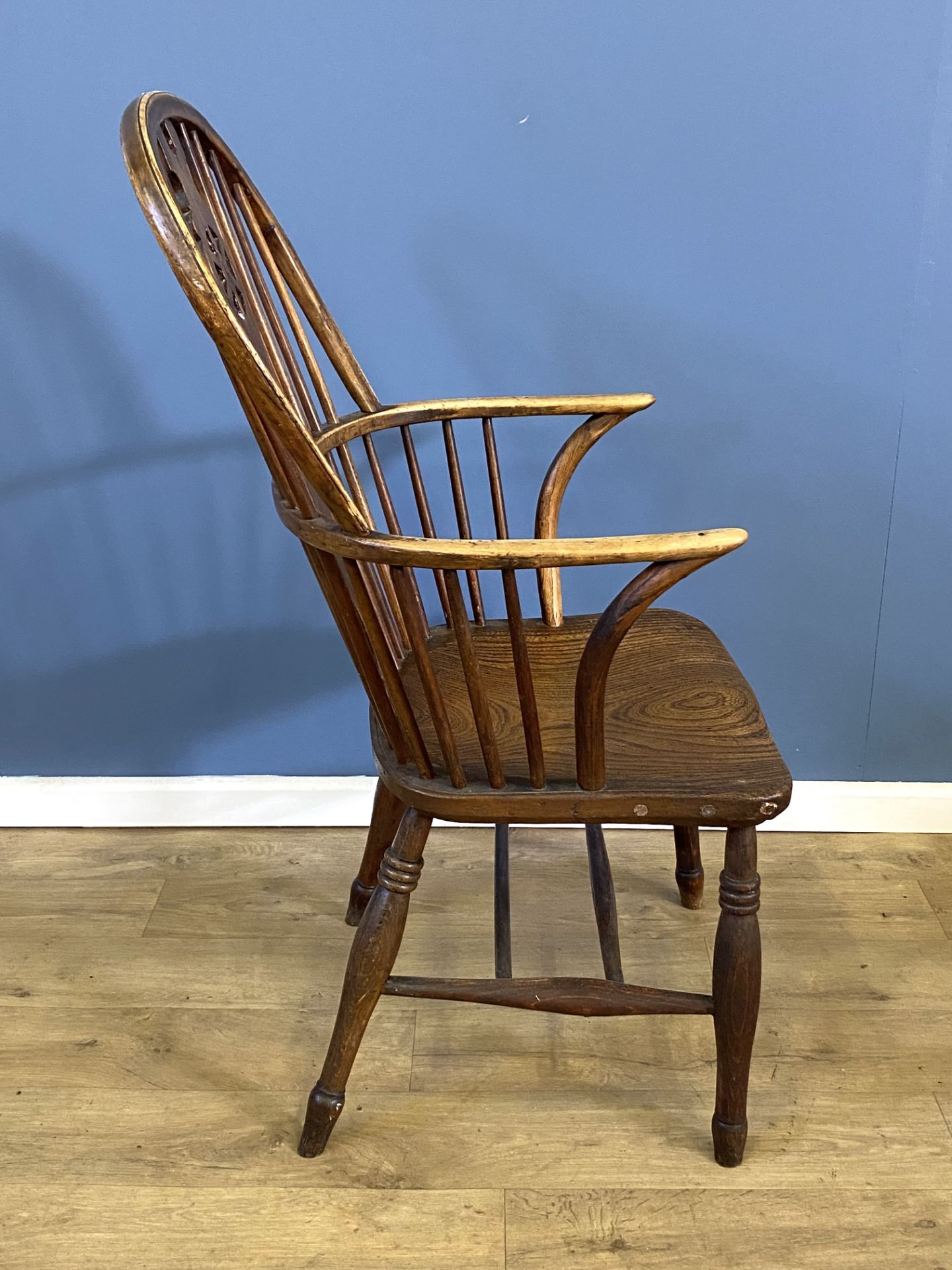 Elm Windsor armchair - Image 2 of 4