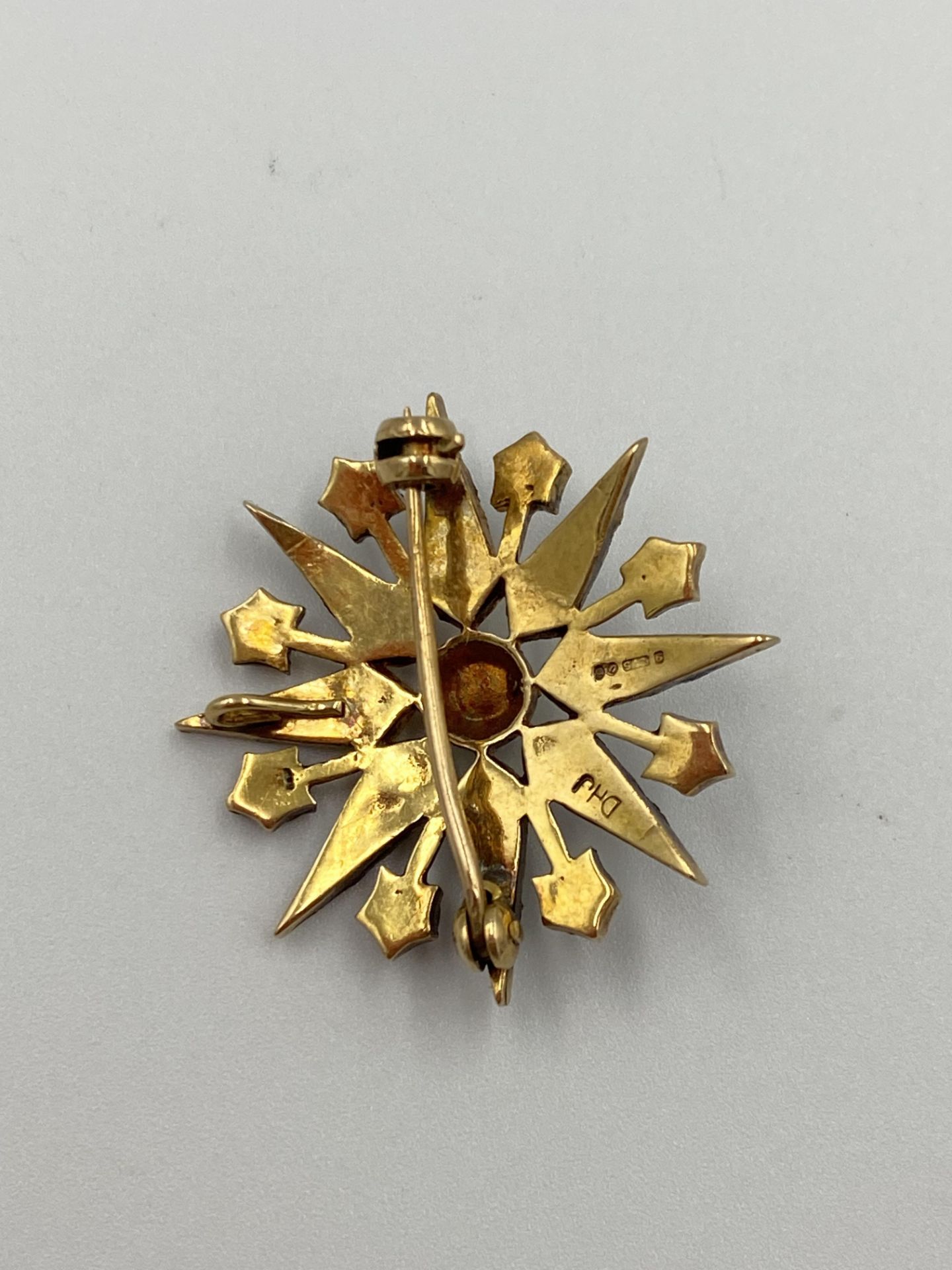 9ct gold and seed pearl brooch - Image 2 of 4