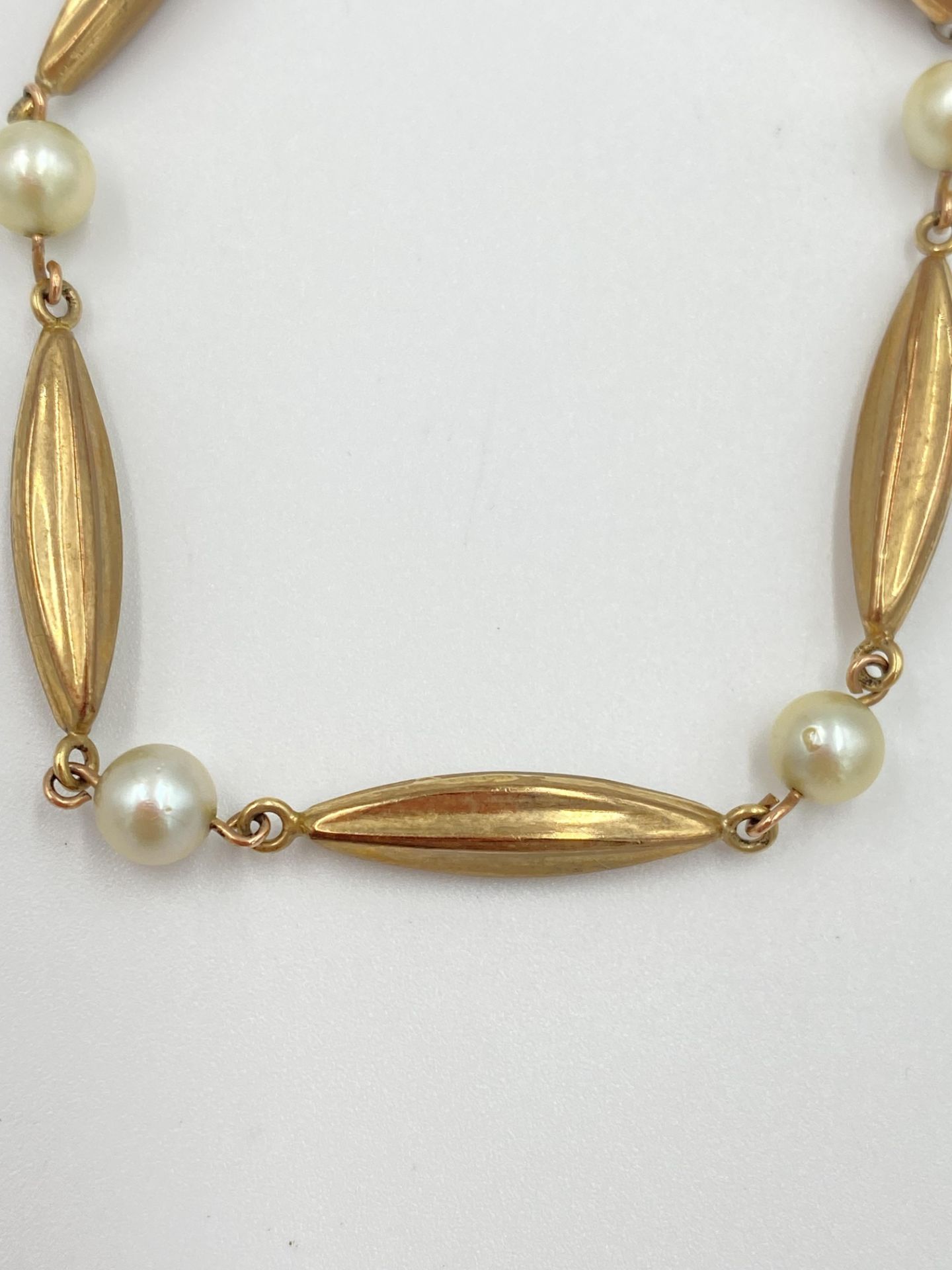 9ct gold and pearl bracelet - Image 2 of 4