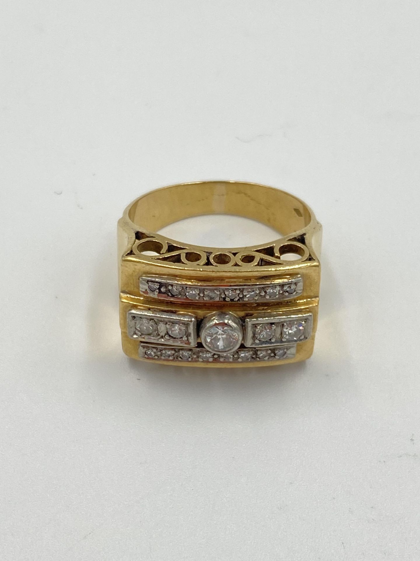 18ct gold and diamond ring - Image 3 of 4