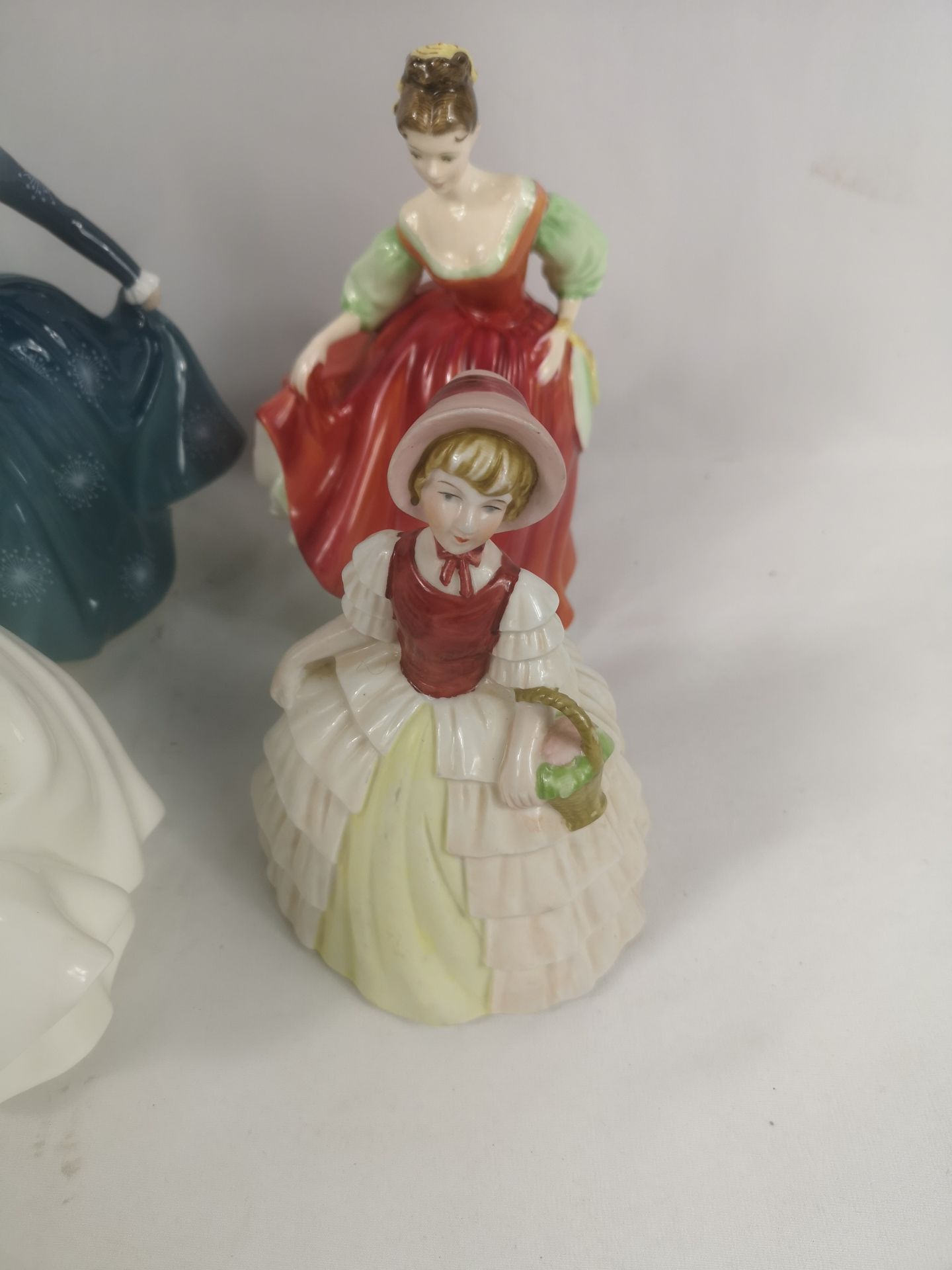 Six porcelain figurines to include four Royal Doulton - Image 4 of 4