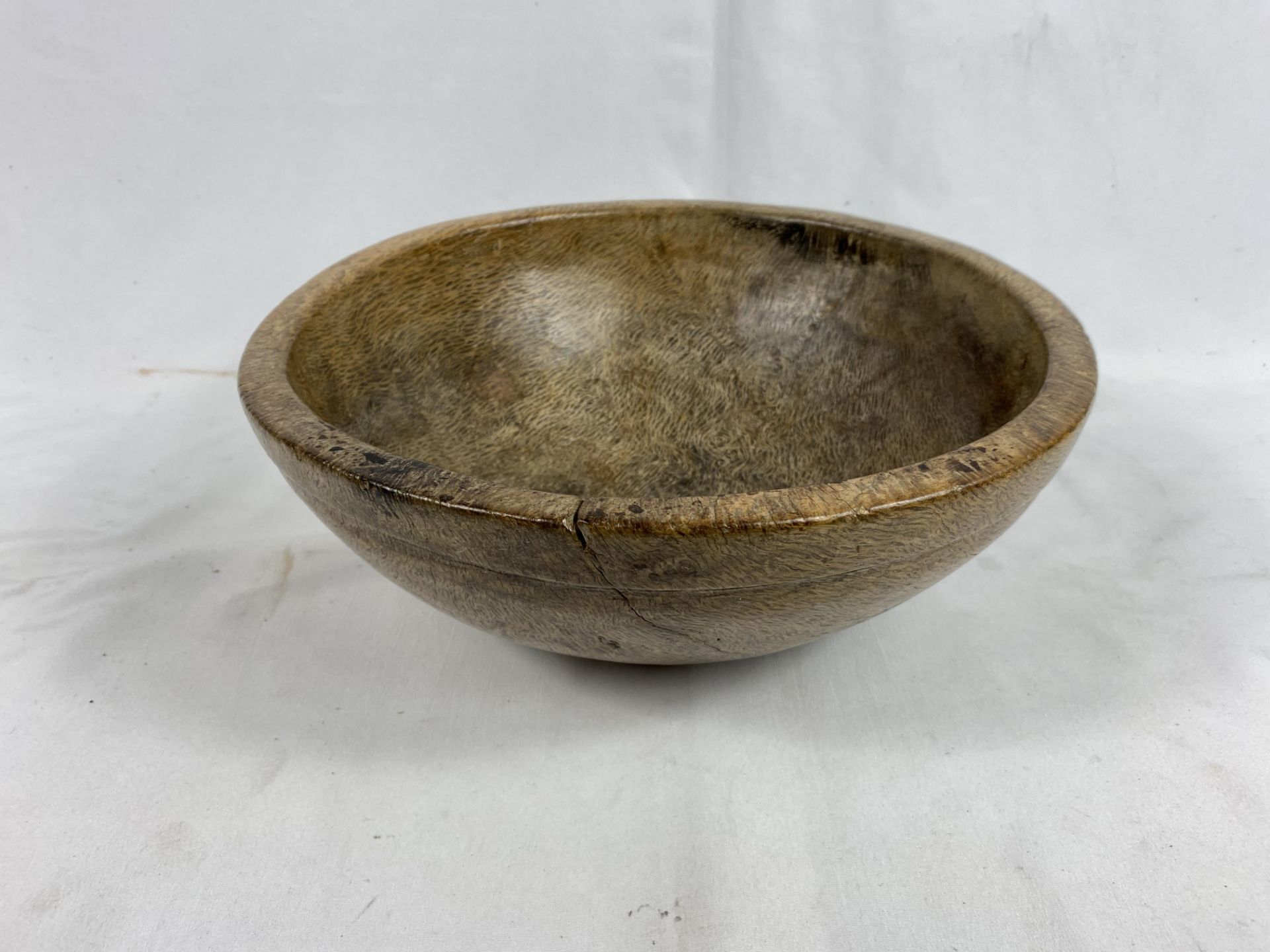 19th century olive wood bowl - Image 4 of 5