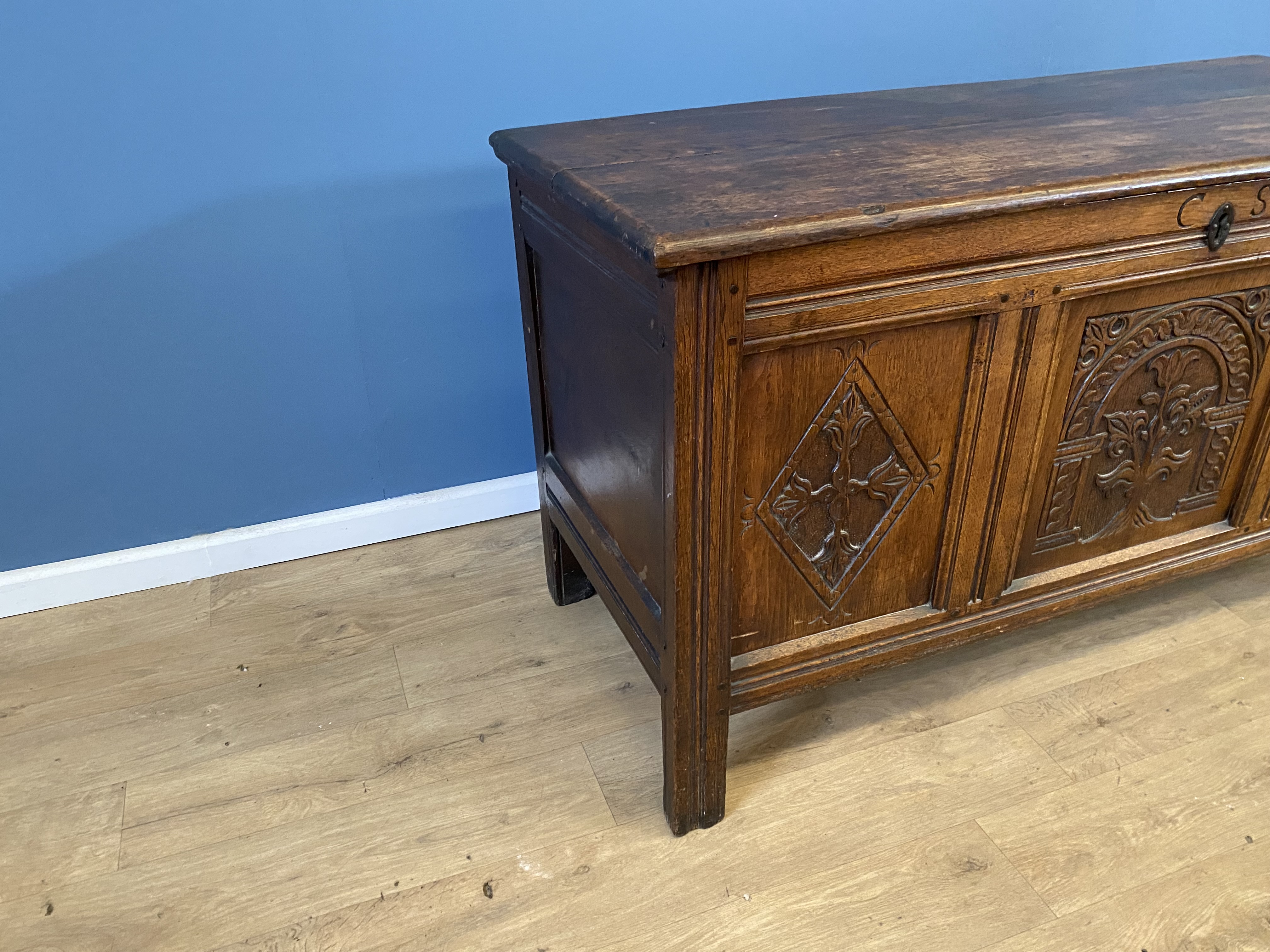 18th century oak chest - Image 4 of 6