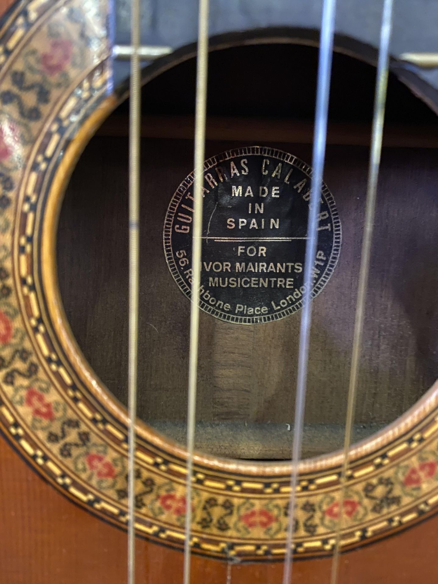 Guitarras Calabert Spanish classical guitar in soft case - Image 4 of 5