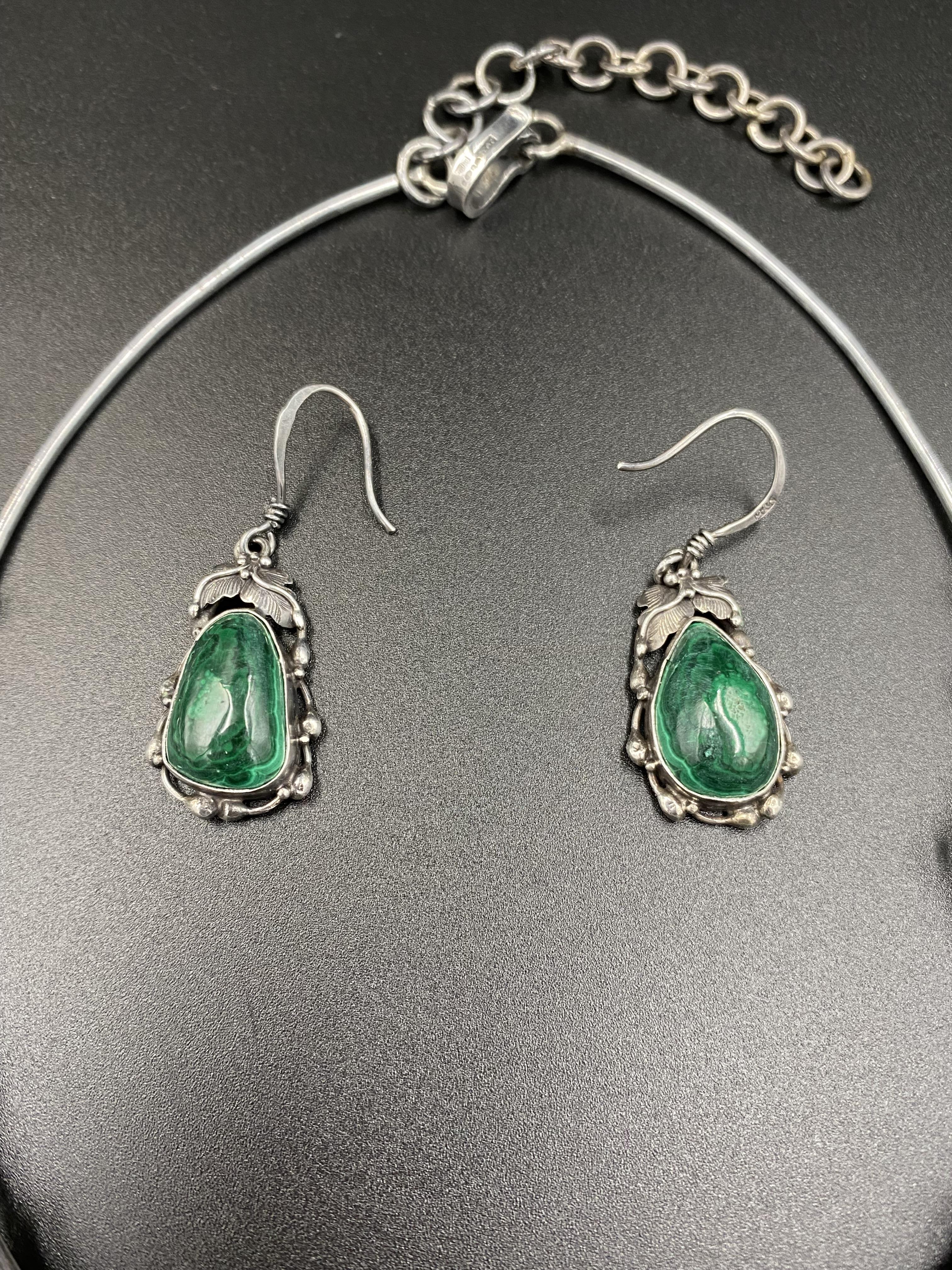 Silver and malachite necklace and earring set - Image 3 of 4