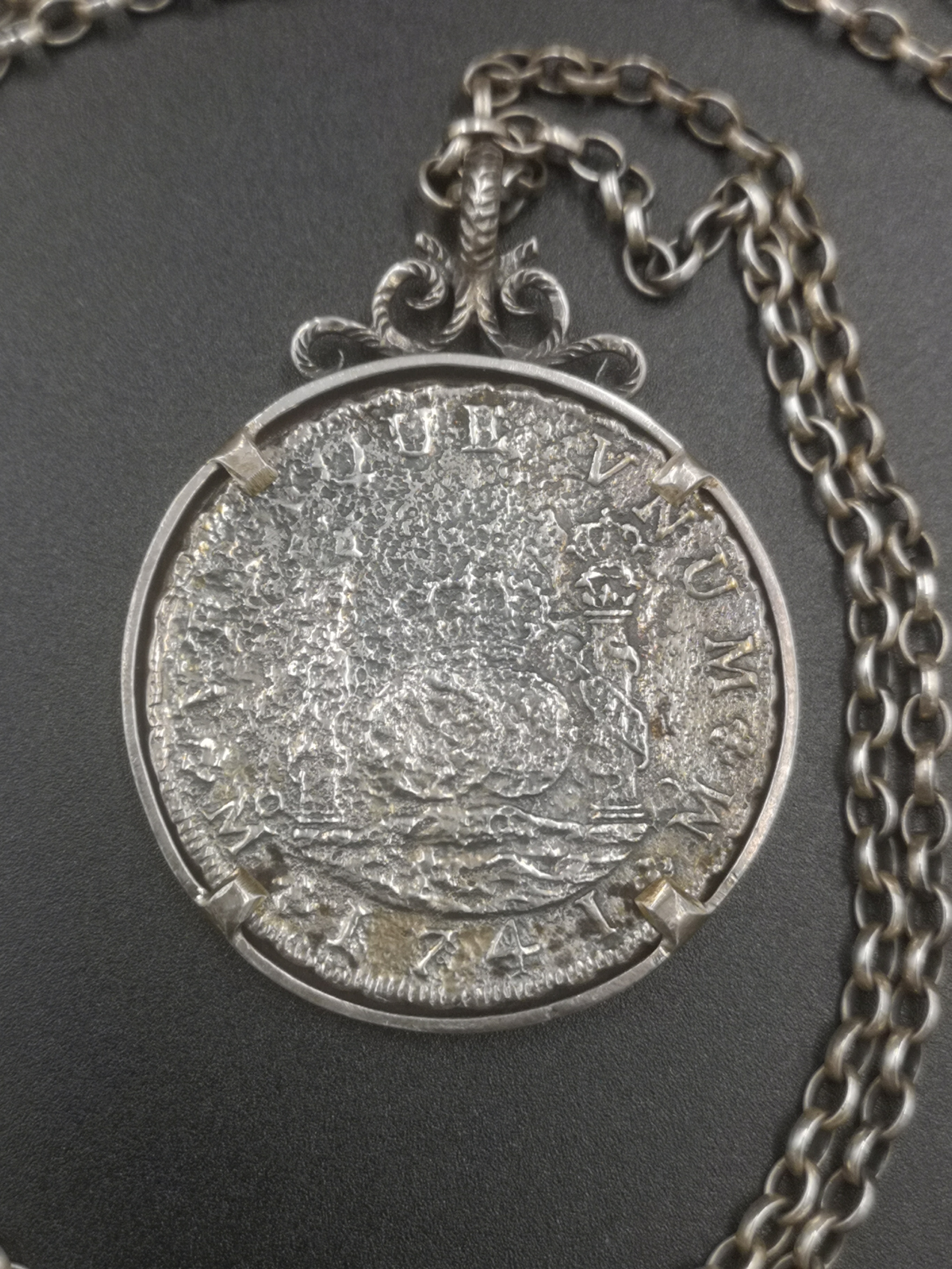 1741 8 reales coin in silver mount and chain - Image 4 of 6