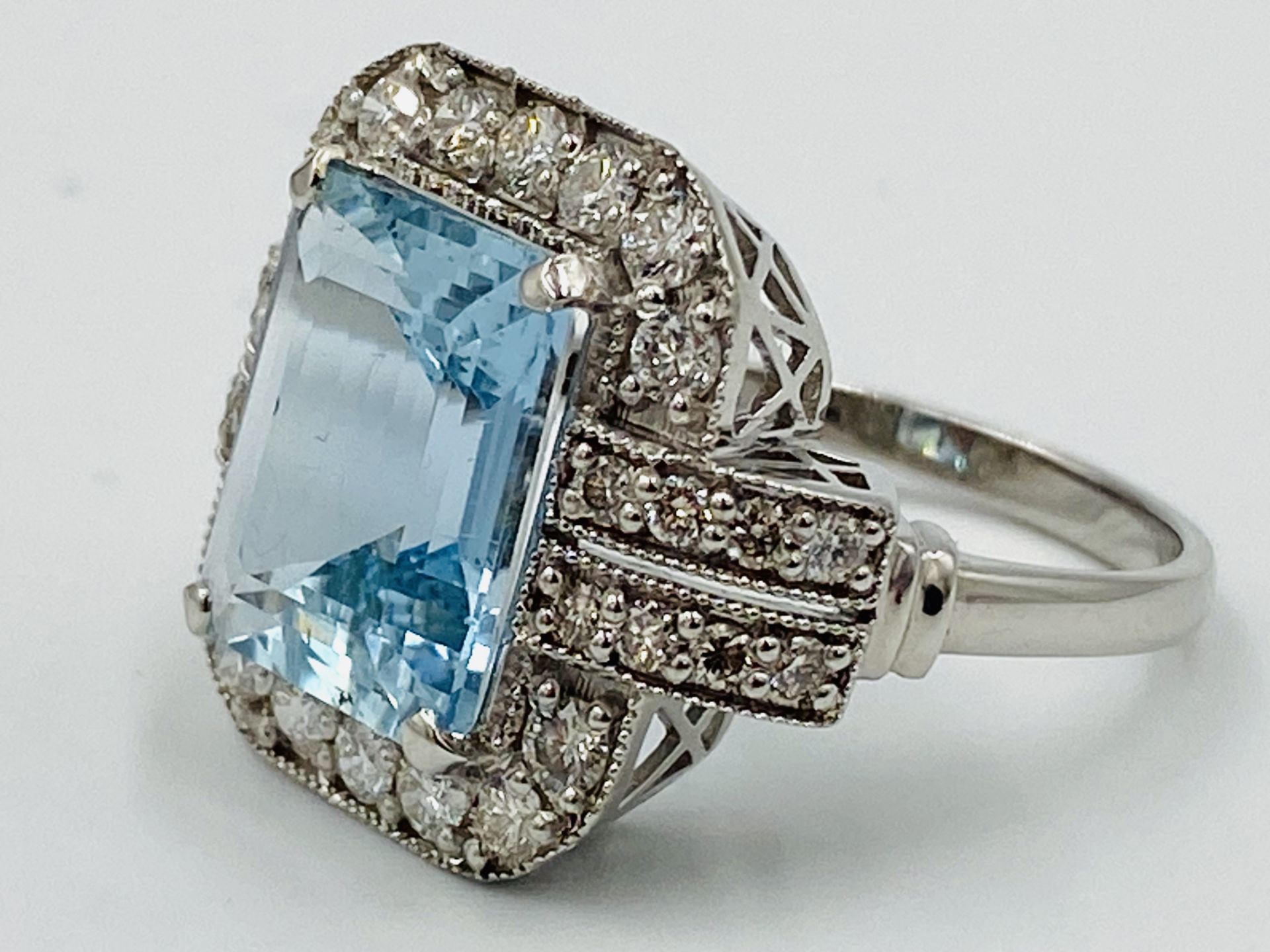 18ct white gold, aquamarine and diamond ring - Image 2 of 5