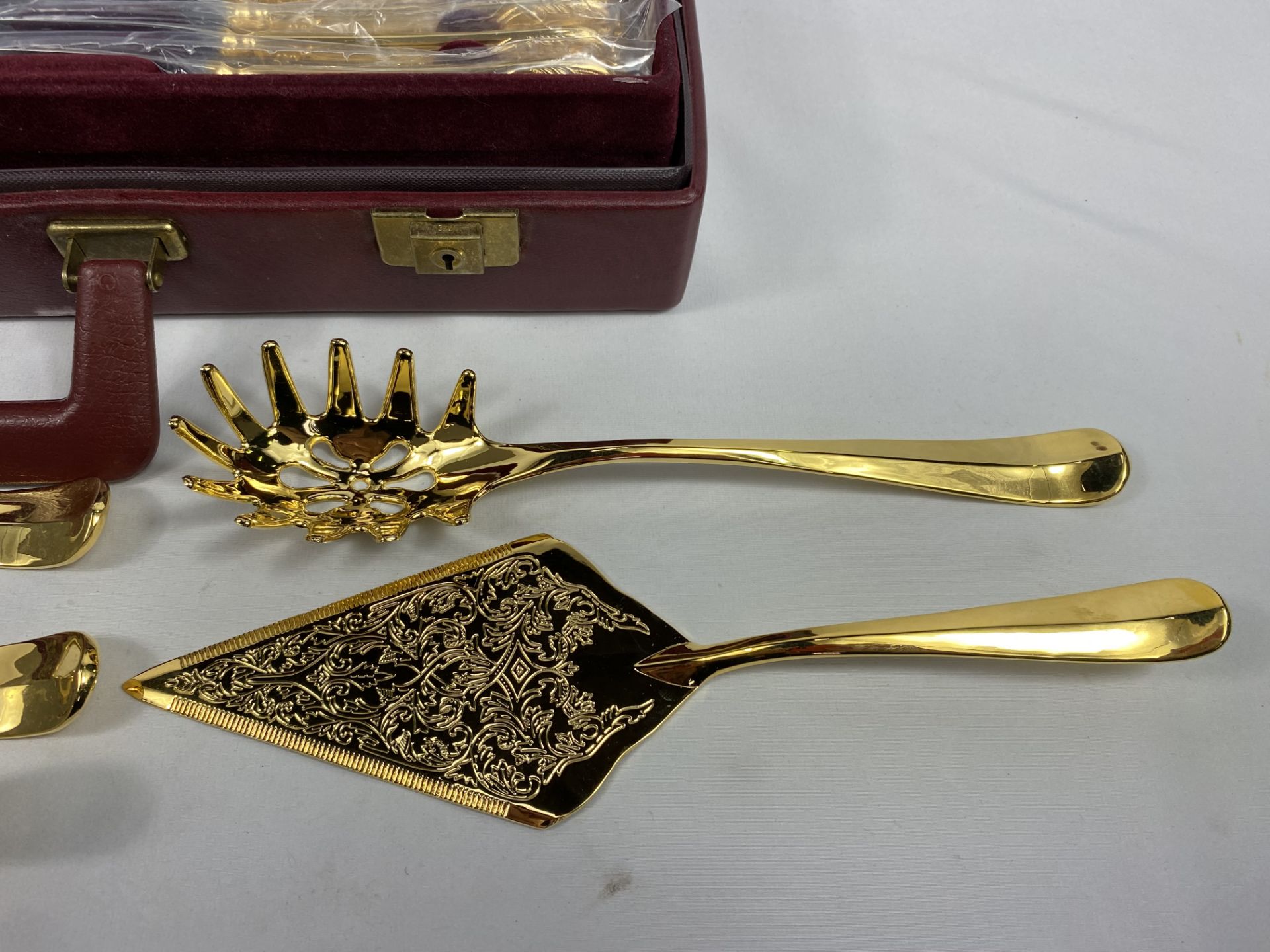 Twelve place canteen of gold plated cutlery - Image 3 of 6
